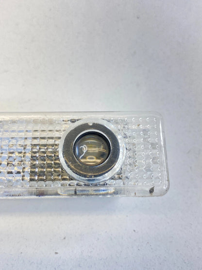 04-07 BMW 530I FRONT RIGHT SIDE INTERIOR DOOR LIGHT PROJECTOR COURTESY LAMP OEM