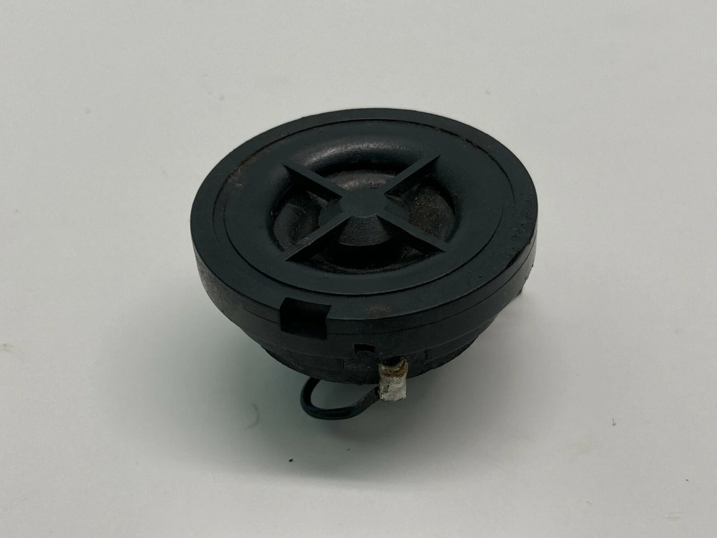 01 02 03 04 05 SATURN L300 SERIES REAR RIGHT DOOR SPEAKER TWEETER 90379282 OEM