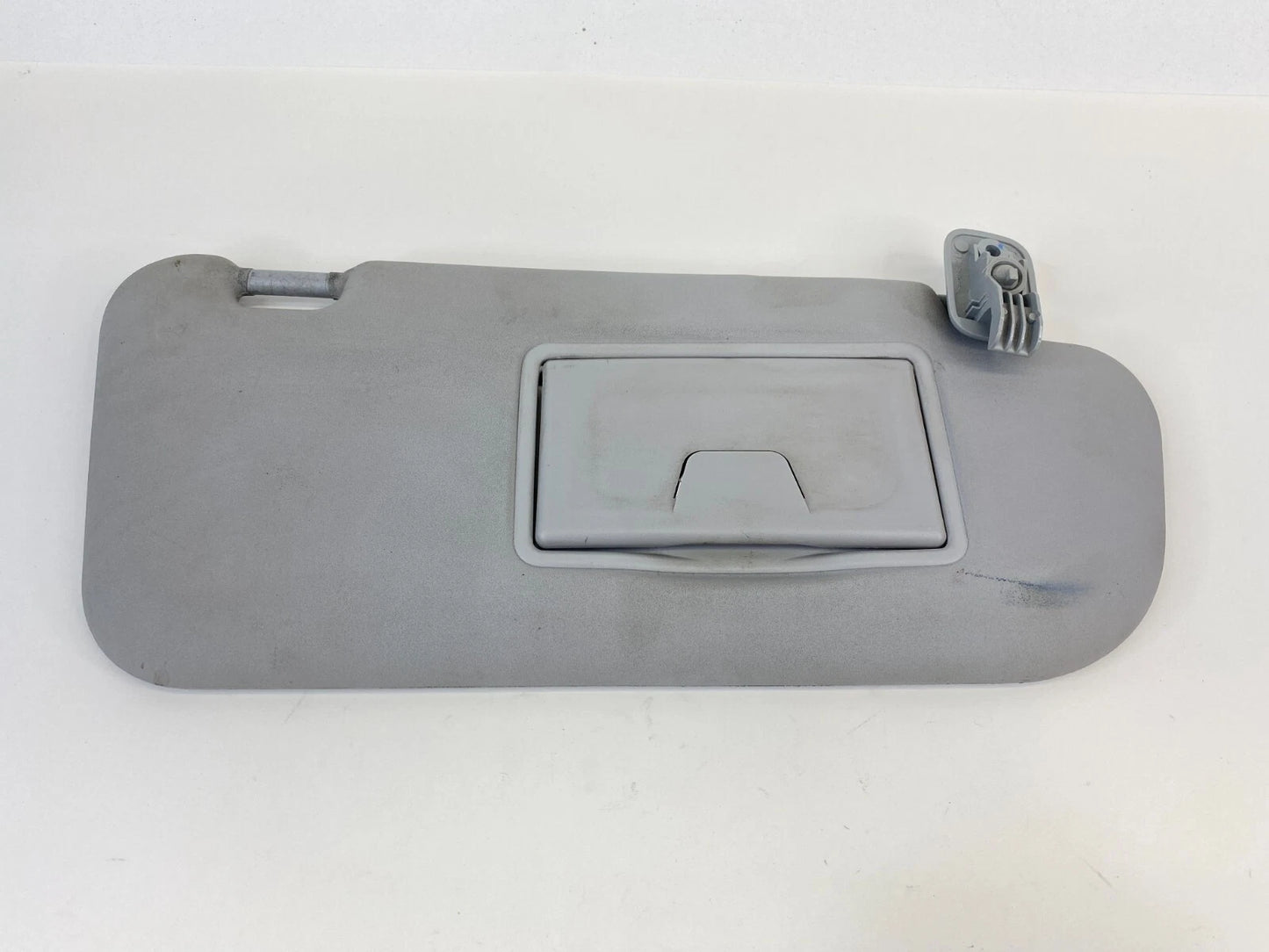 2004-2008 MAZDA 3 HATCHBACK W SUNROOF RIGHT PASSENGER SIDE SUNVISOR SUN VISOR