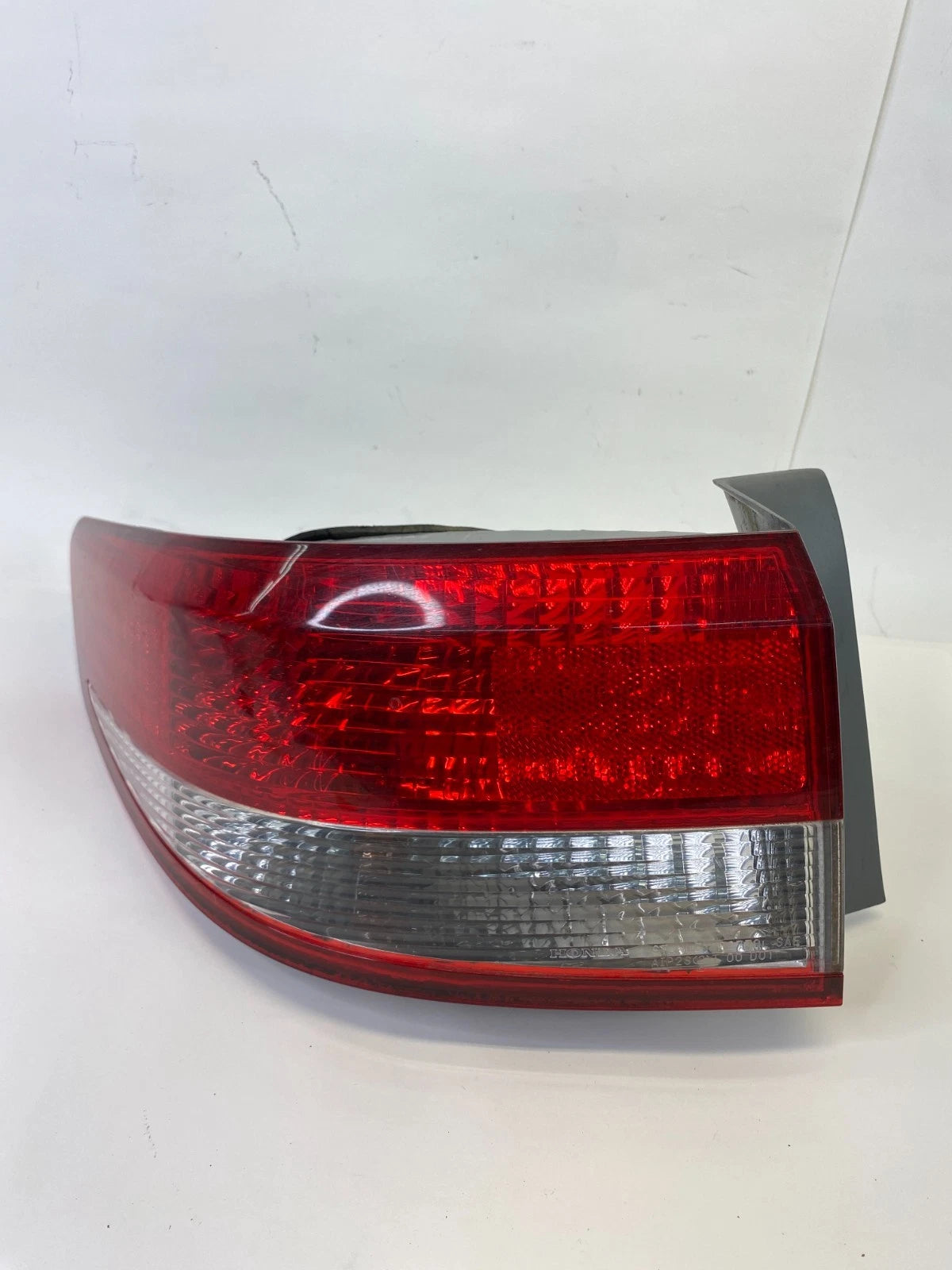 03 04 HONDA ACCORD SEDAN REAR LEFT DRIVER SIDE TAIL LIGHT TAILLIGHT LAMP OUTER