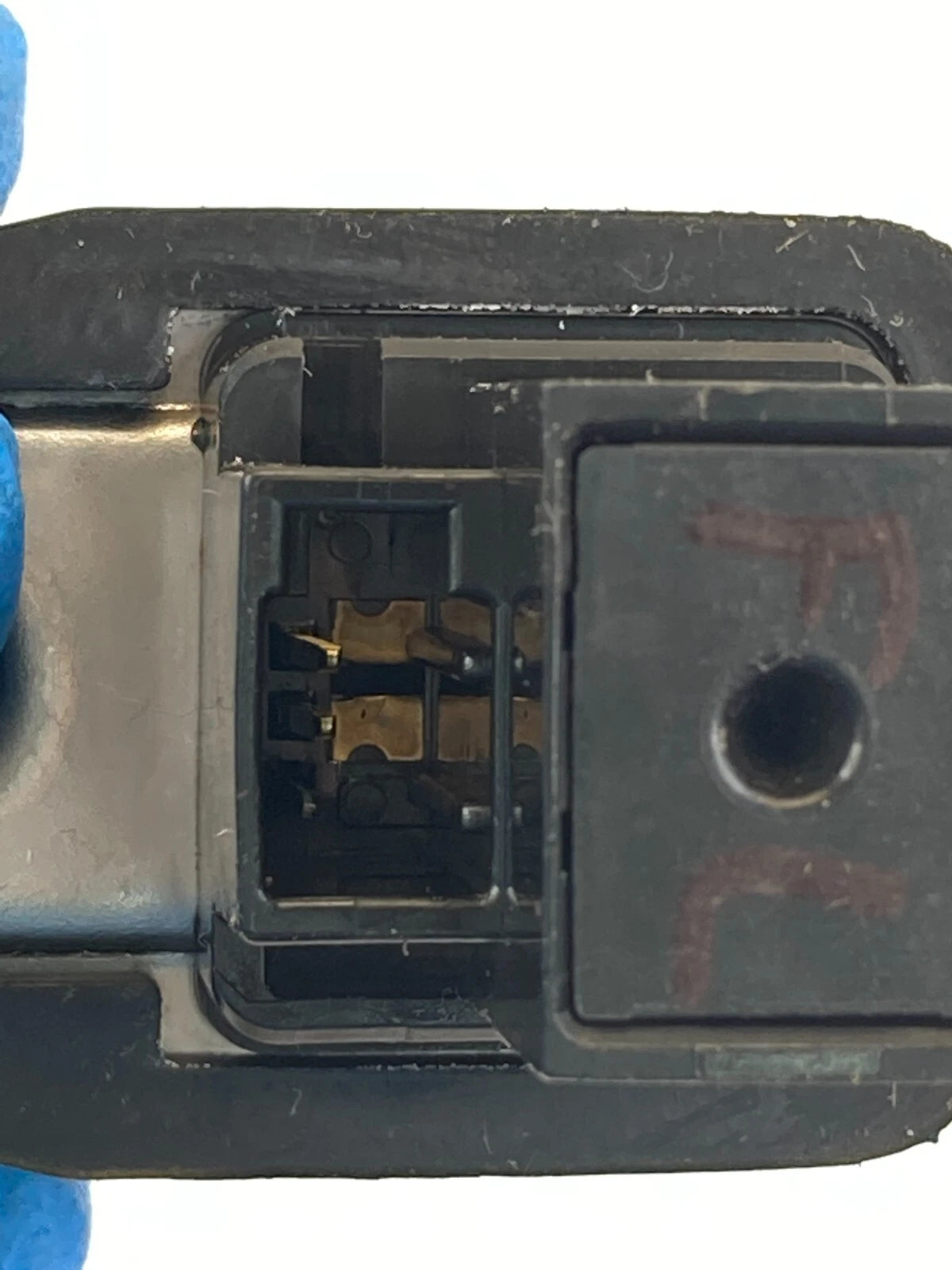 2009 2010 NISSAN CUBE FRONT LEFT DRIVER SIDE DOOR LIGHT AJAR JAMB SWITCH BUTTON