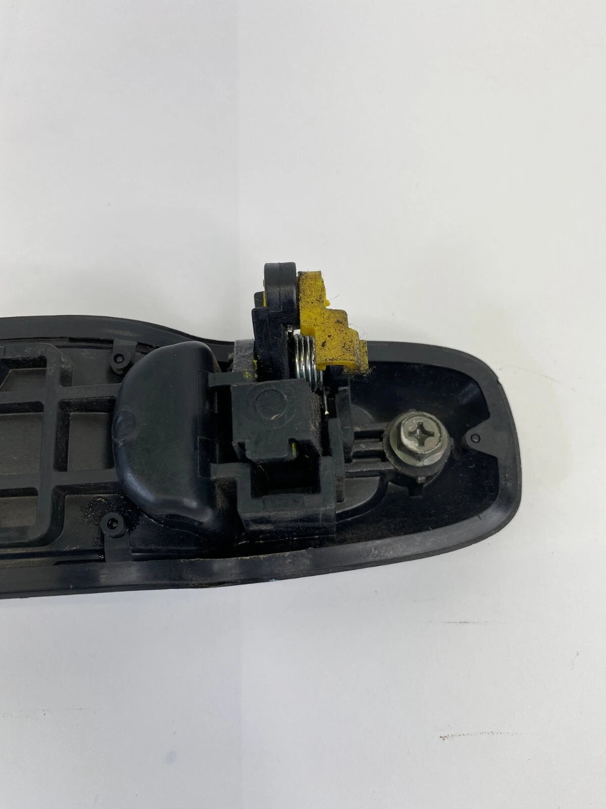 1999-2003 SUZUKI GRAND VITARA REAR RIGHT SIDE EXTERIOR DOOR HANDLE 82810-56D00