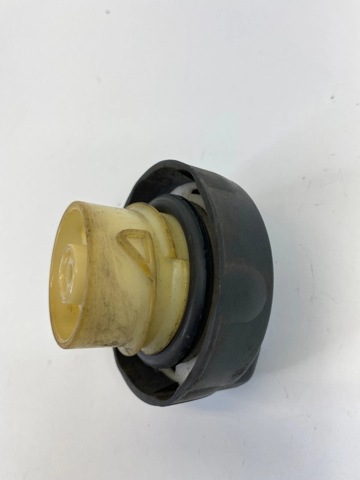 2007-2011 DODGE NITRO 2000-2009 DURANGO FUEL FILLER TANK CAP GAS COVER OEM