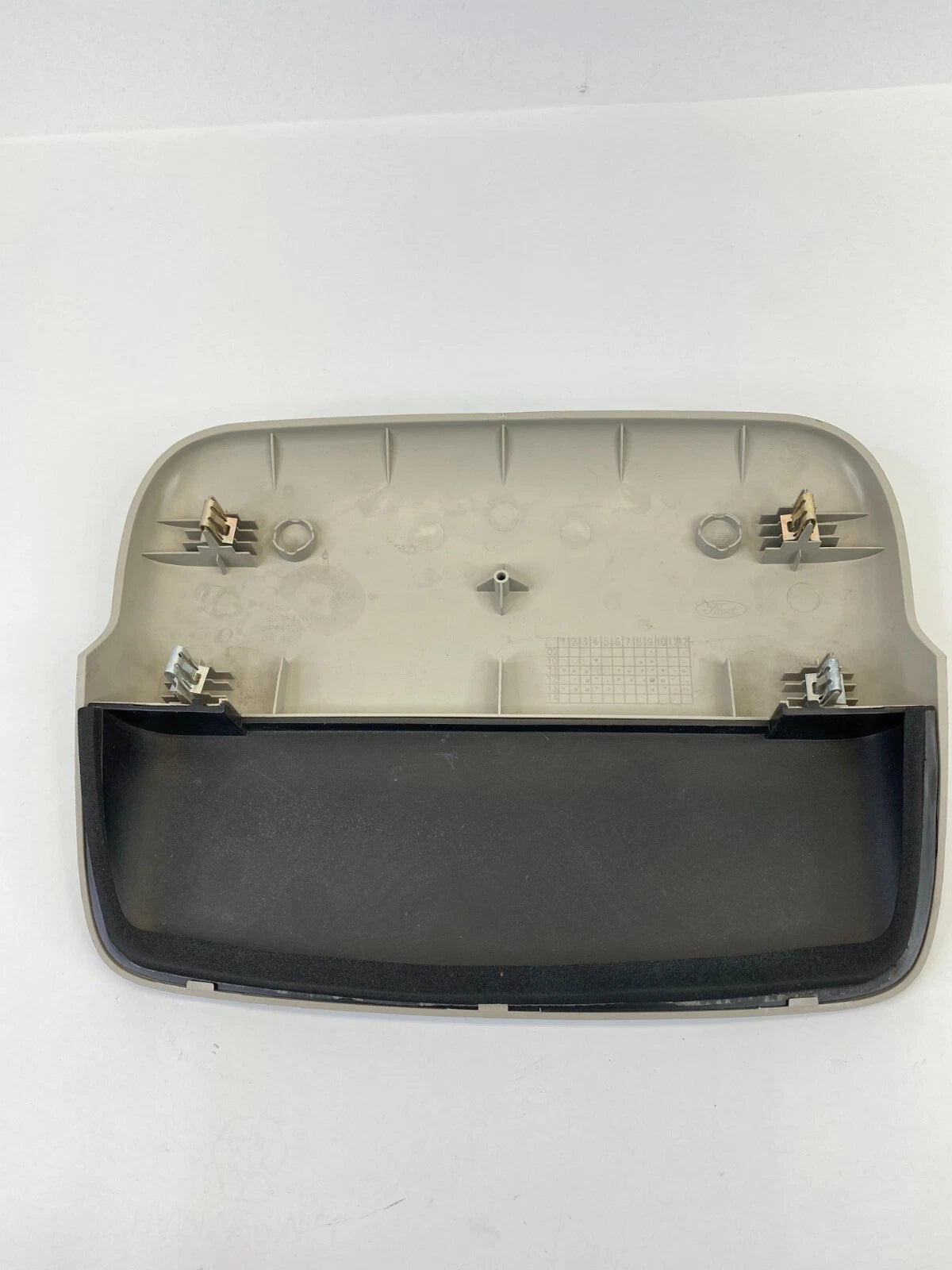 2014-2019 FORD FIESTA SEDAN THIRD BRAKE LAMP STOP LIGHT COVER TRIM AE83-13N408-A