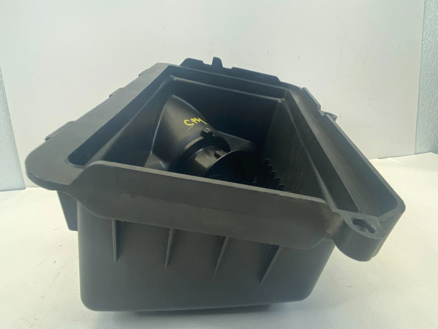 2015 2016 2017 CHRYSLER 200 2.4L AIR INTAKE CLEANER BOX COVER LID OEM