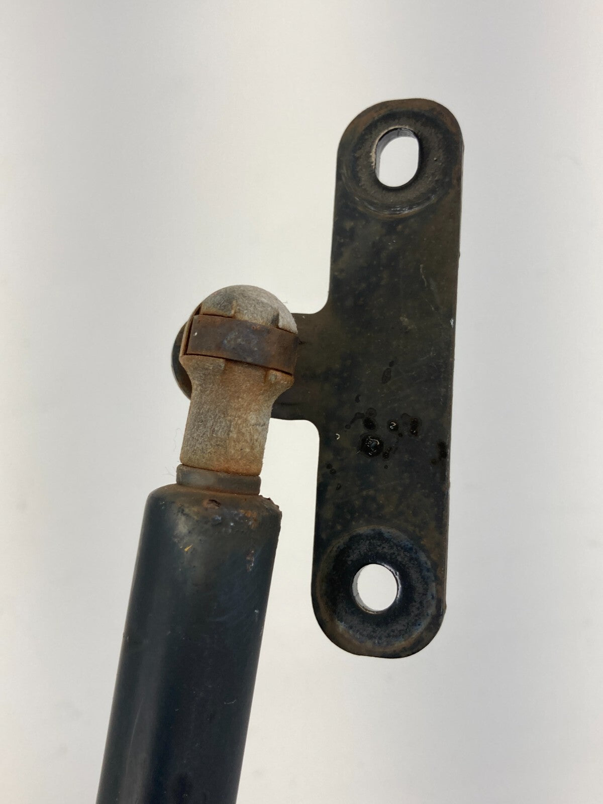 2002-2004 Nissan Pathfinder Rear Trunk Liftgate Support Shock Struts Pair LH RH