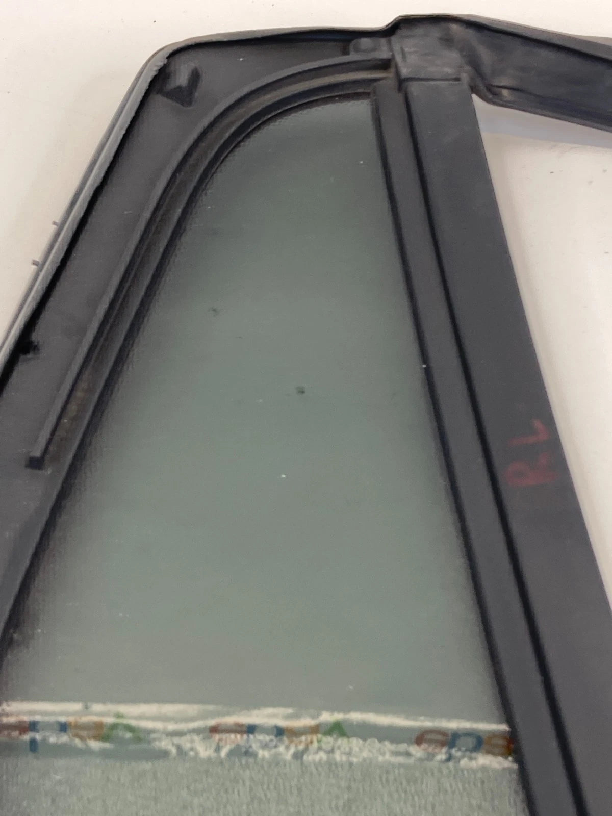2010-2017 GMC Terrain Rear Left Side Door Vent Window Glass E1143R-000265