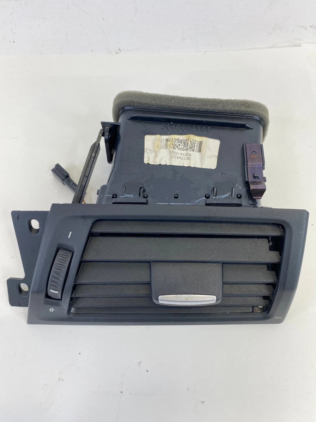 11-17 BMW X3 FRONT RIGHT PASSENGER SIDE A/C DASH AIR VENT GRILLE OUTLET 9217442