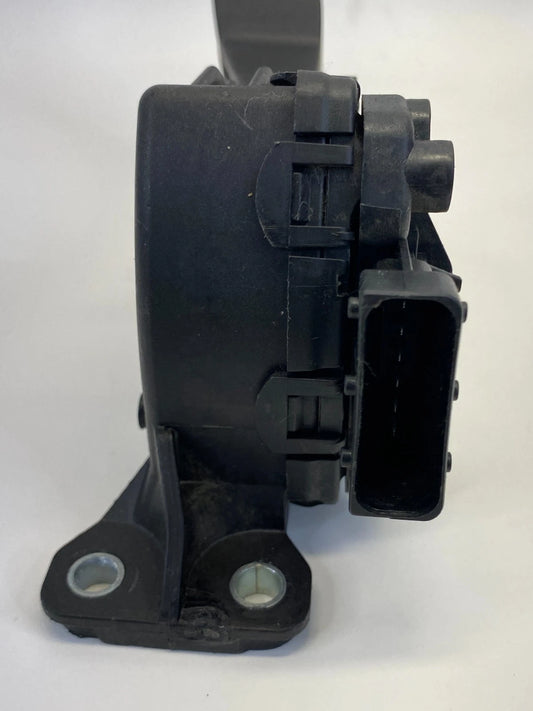 2006-2011 CHEVROLET HHR ACCELERATOR GAS PEDAL TRAVEL SENSOR ASSEMBLY 22710861