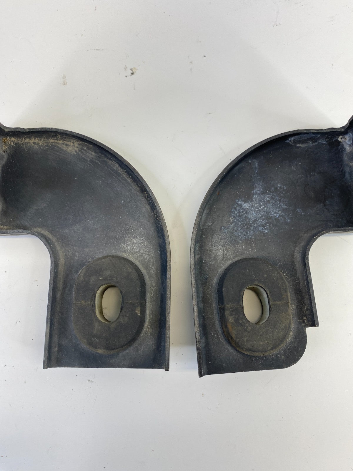 2007-2017 Jeep Patriot Lower Radiator Mount Support Bracket Pair 2900082A1 OEM