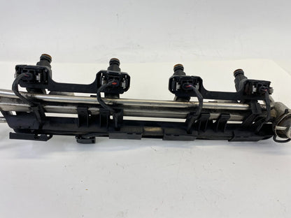 1999-2005 VOLKSWAGEN BEETLE AT FUEL INJECTION RAIL W/ INJECTORS 06A-133-681-B