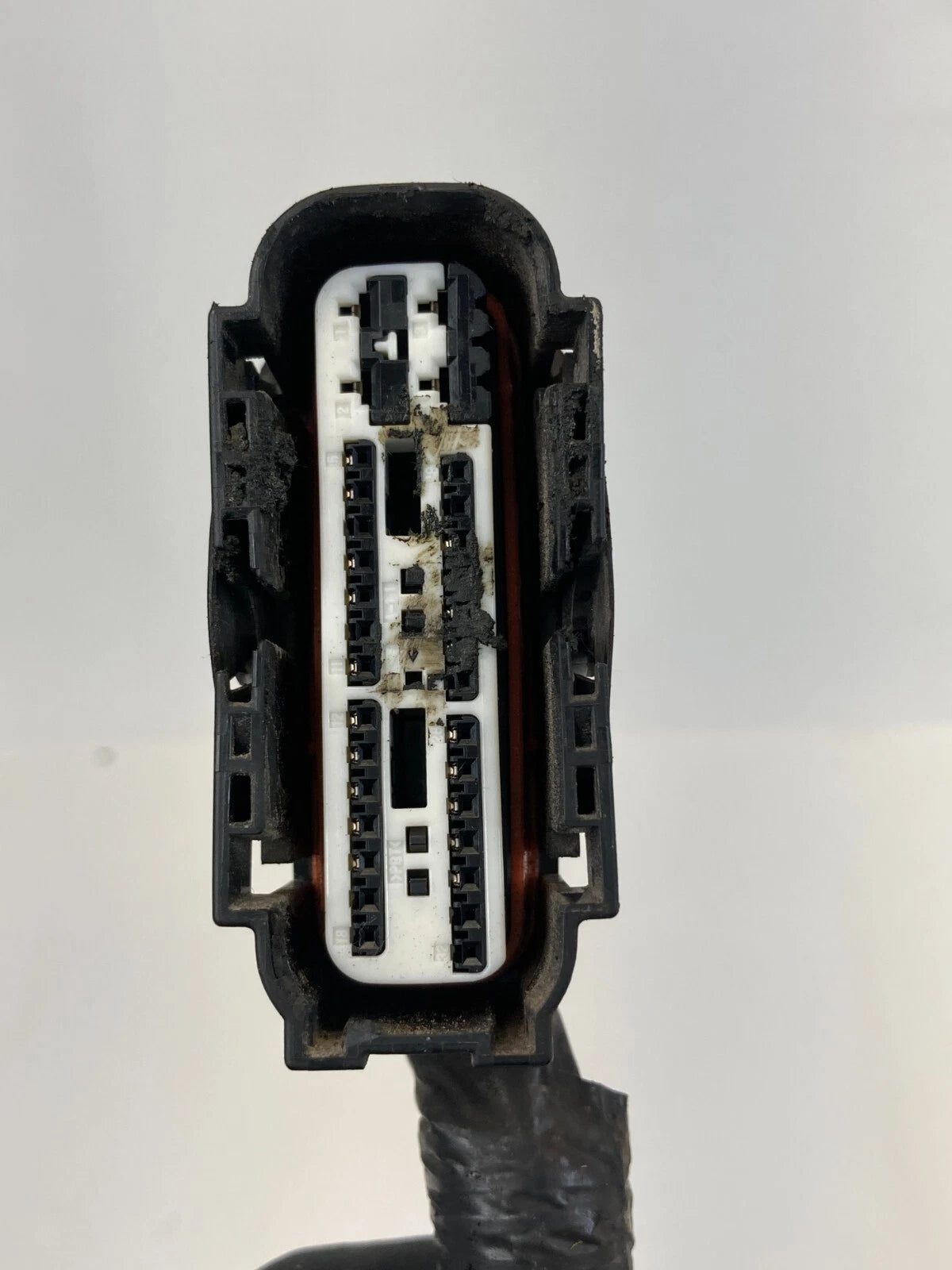 2011 NISSAN ROGUE FWD 2.5L L4 AT ABS ANTI LOCK BRAKE PUMP CONNECTOR PLUG RELAY