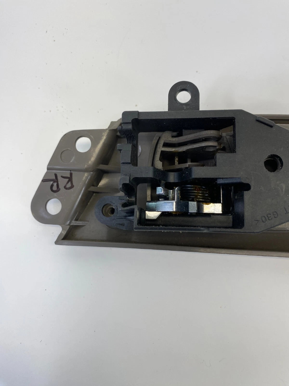 1998-2005 LEXUS GS300 REAR RIGHT SIDE INTERIOR INNER DOOR HANDLE W/ BEZEL OEM