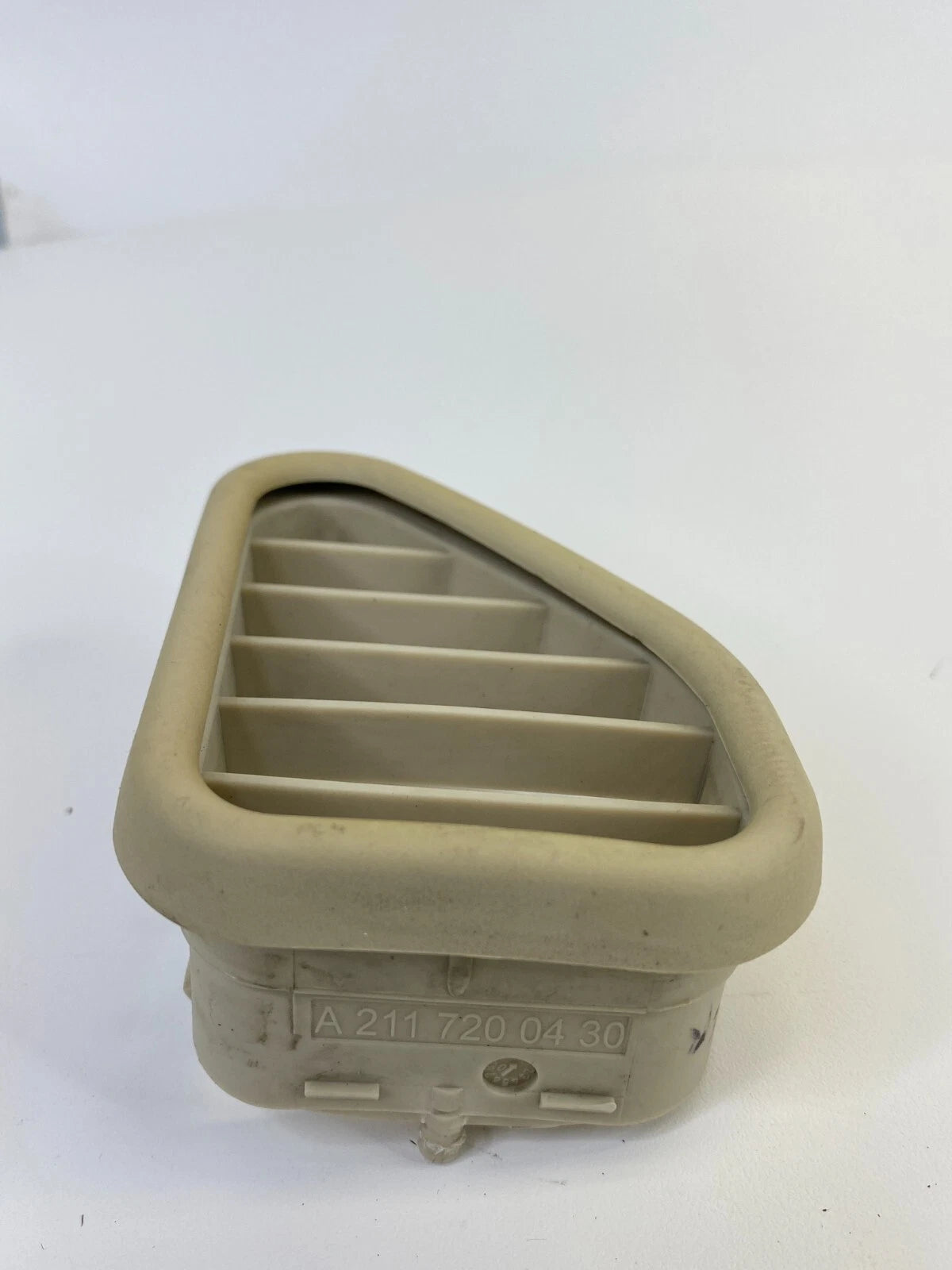 2003-2006 MERCEDES-BENZ E500 FRONT RIGHT DOOR FRAME AIR VENT GRILLE 2117200430