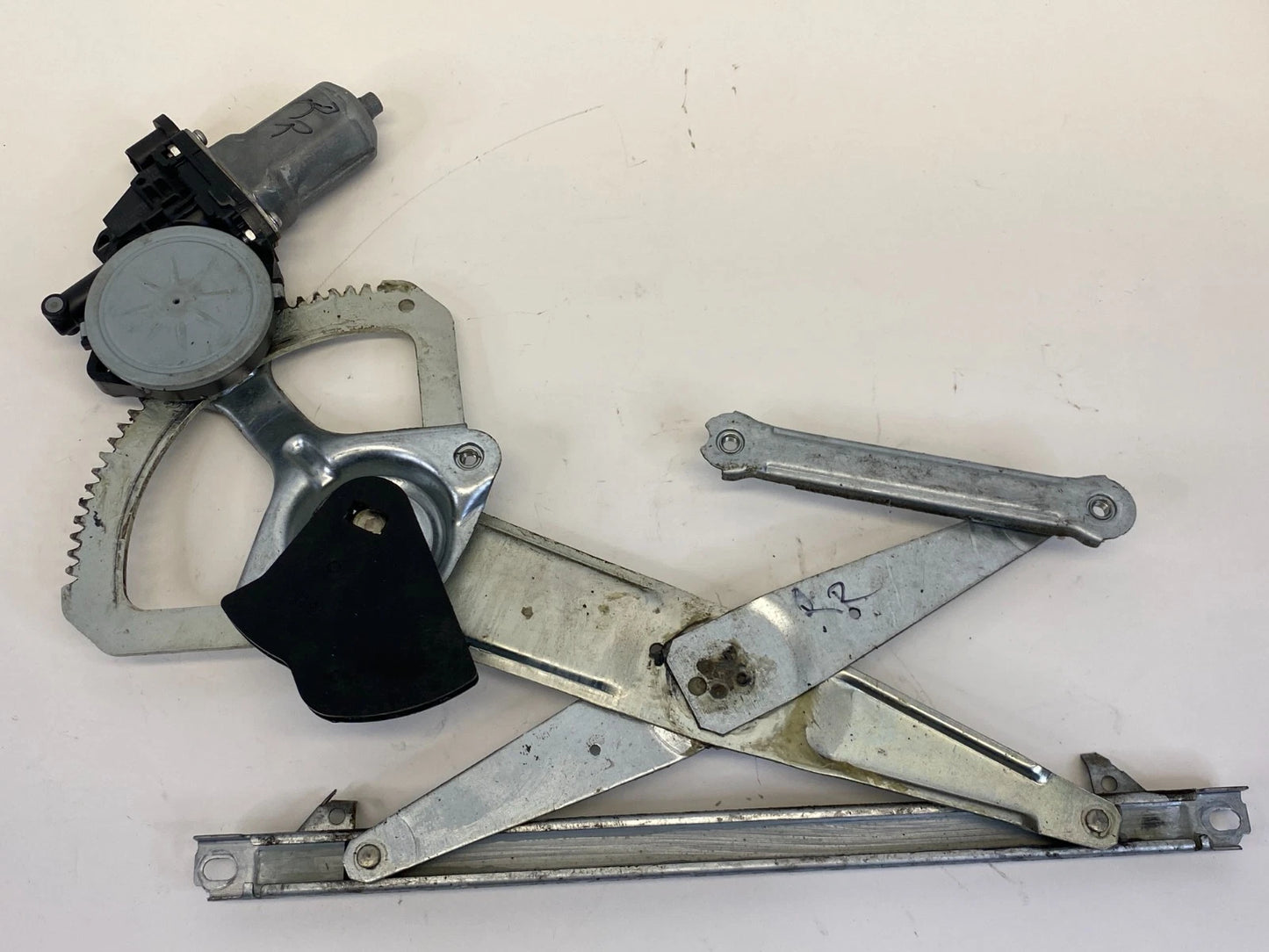 2004-2010 TOYOTA SIENNA REAR RIGHT PASSENGER POWER WINDOW REGULATOR MOTOR OEM