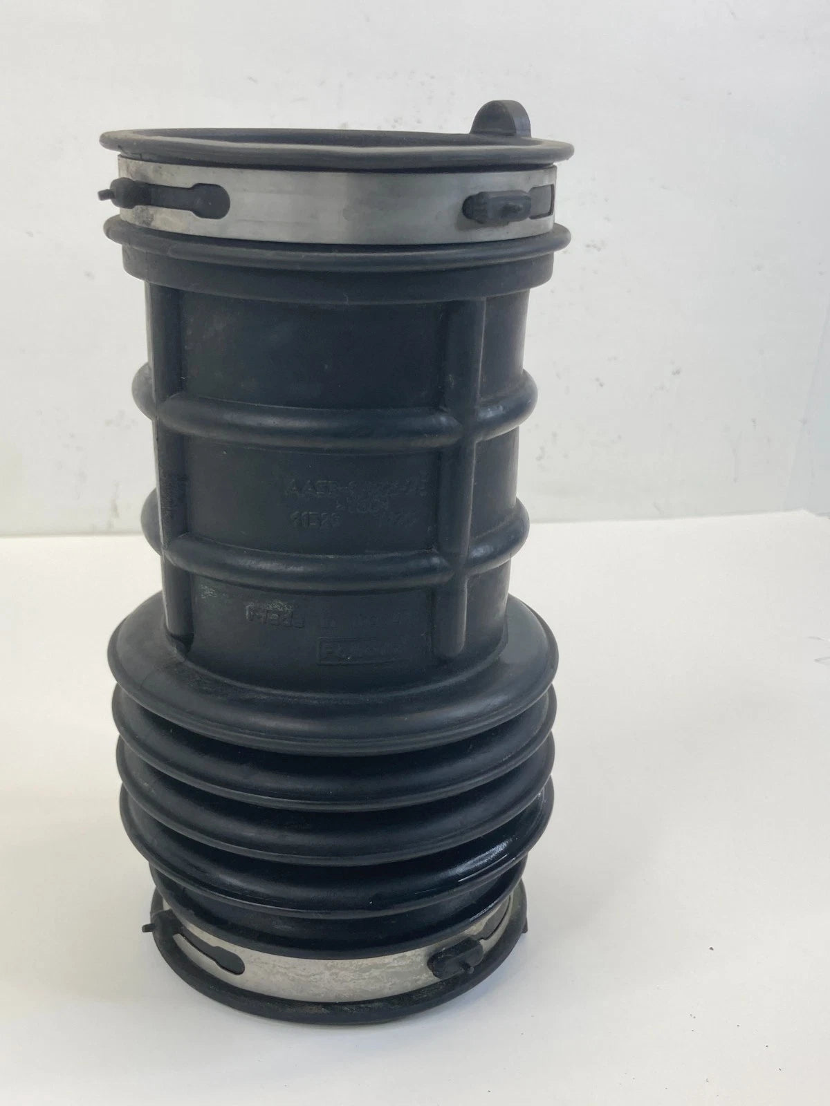 10-19 LINCOLN MKT 3.5L TURBO AT AIR CLEANER INTAKE HOSE DUCT AA53-9F805-AE OEM