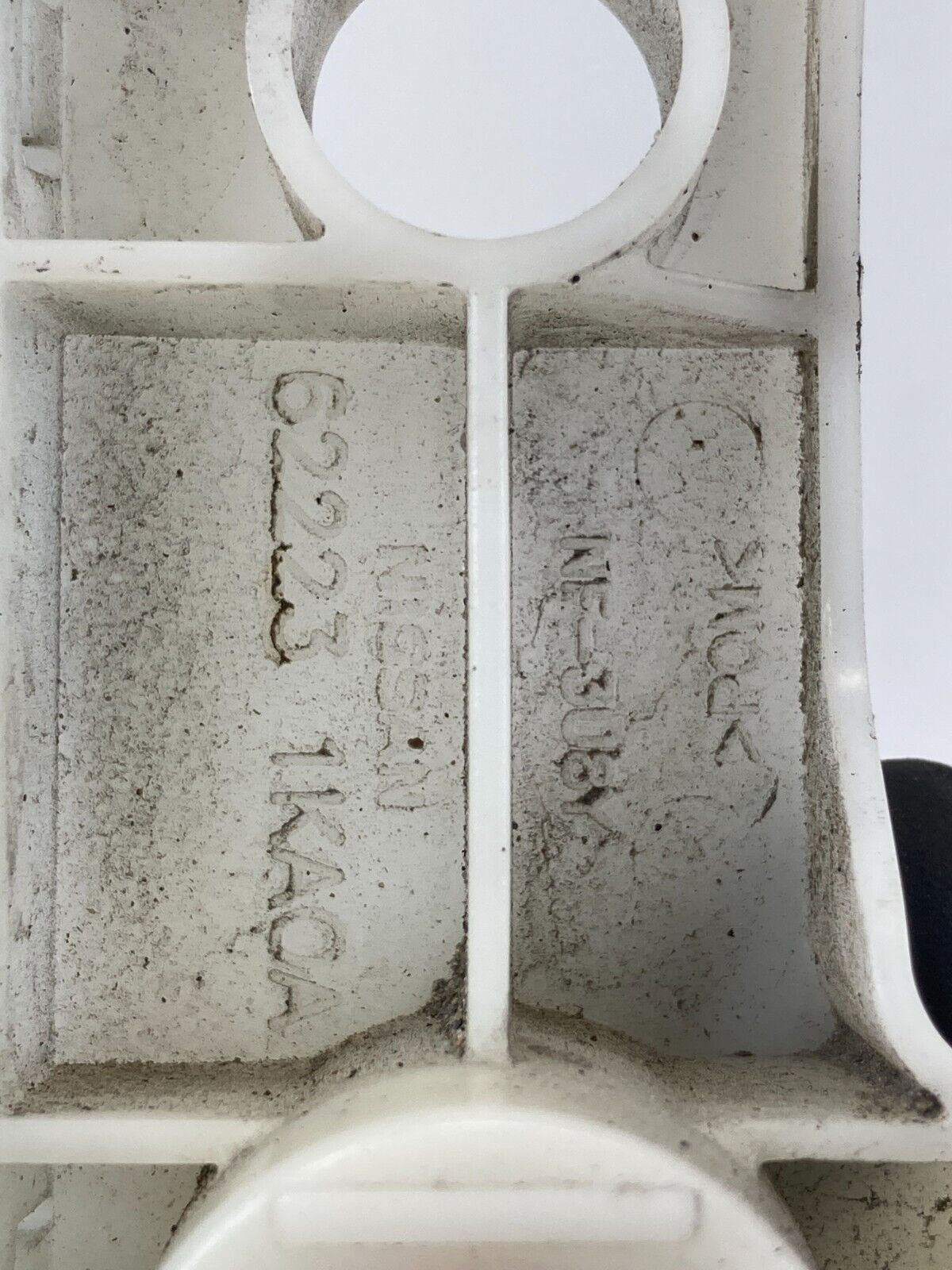 2011-2014 Nissan Juke SUV Front Left Bumper Bracket Side Retainer 62223-1KA0A