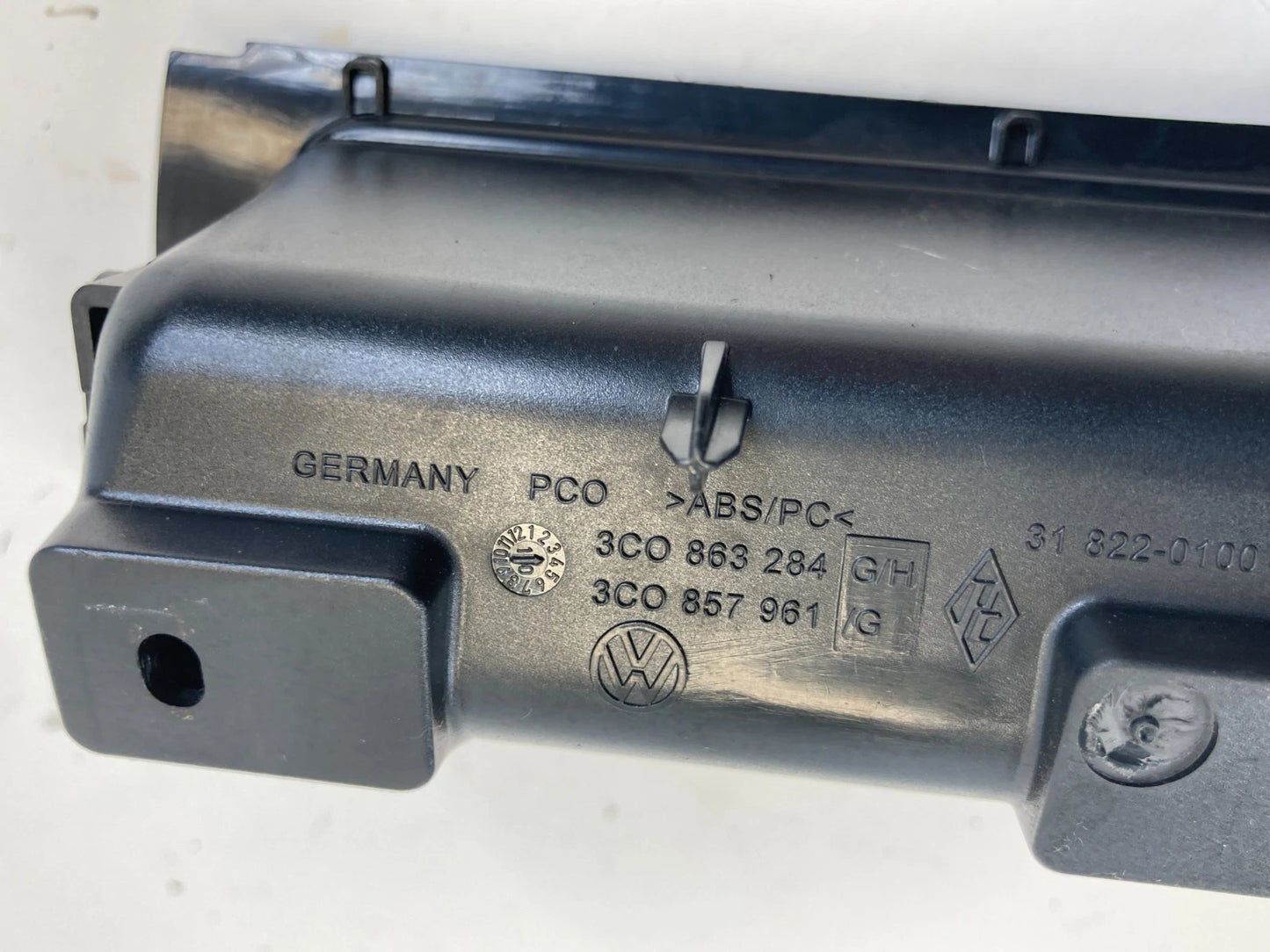 2009-2017 VW VOLKSWAGEN CC DASH CENTER CONSOLE CIGARRETTE ASHTRAY 3C0-863-284