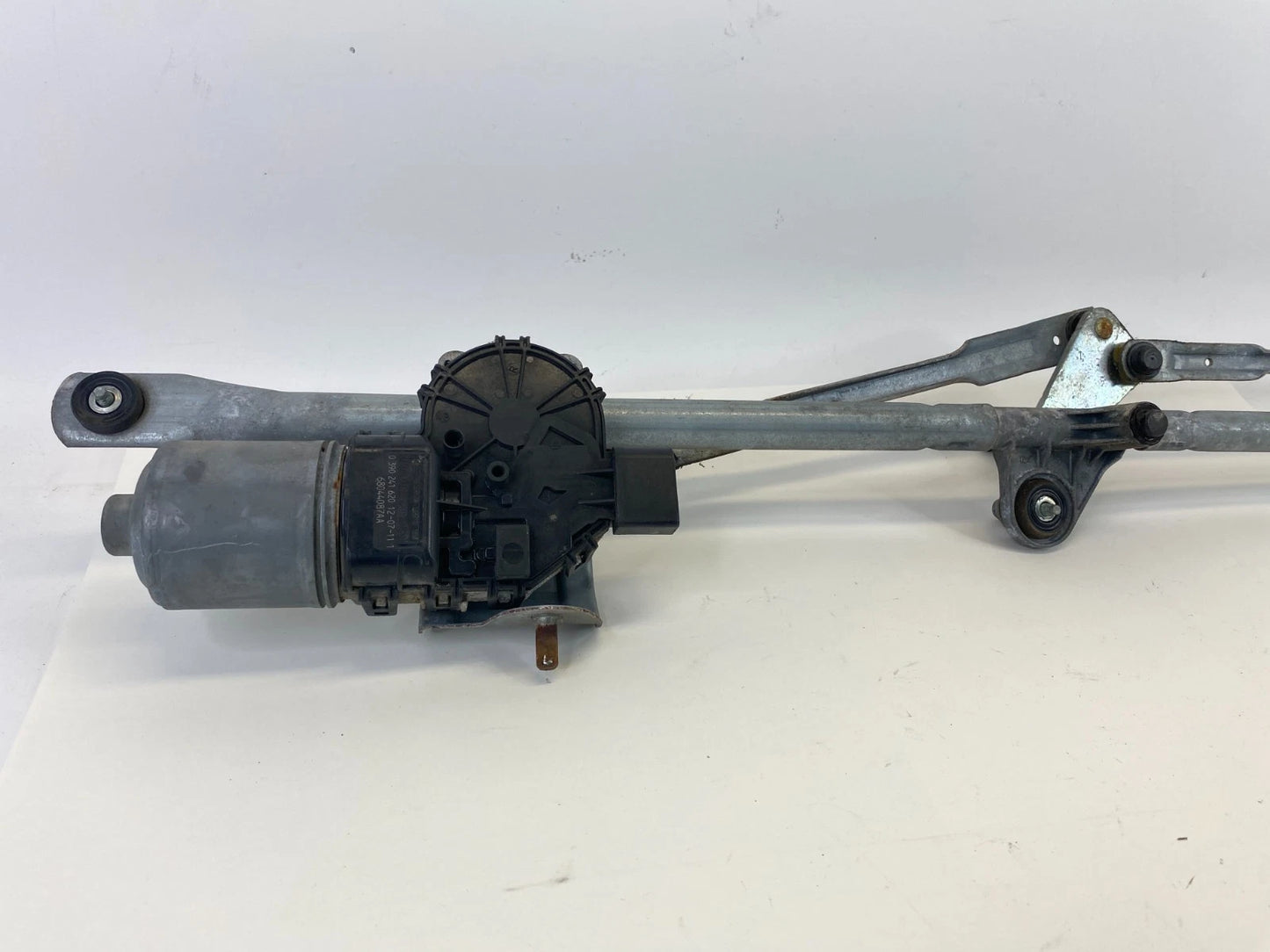 2009-2014 DODGE AVENGER FRONT WINDSHIELD WIPER MOTOR W/ LINKAGE 68044087AA OEM