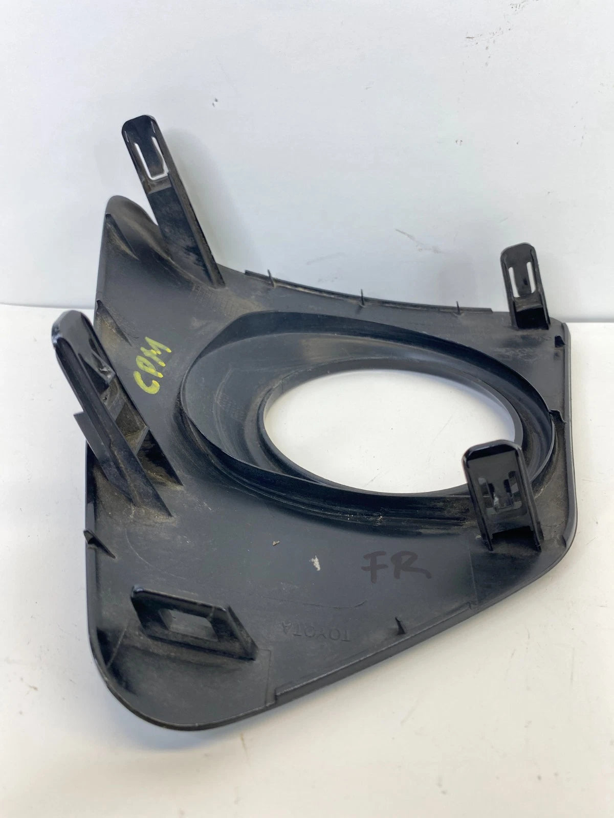 2014-2016 TOYOTA COROLLA FRONT RIGHT FOG LIGHT COVER BEZEL UNIT OEM 81481-02380