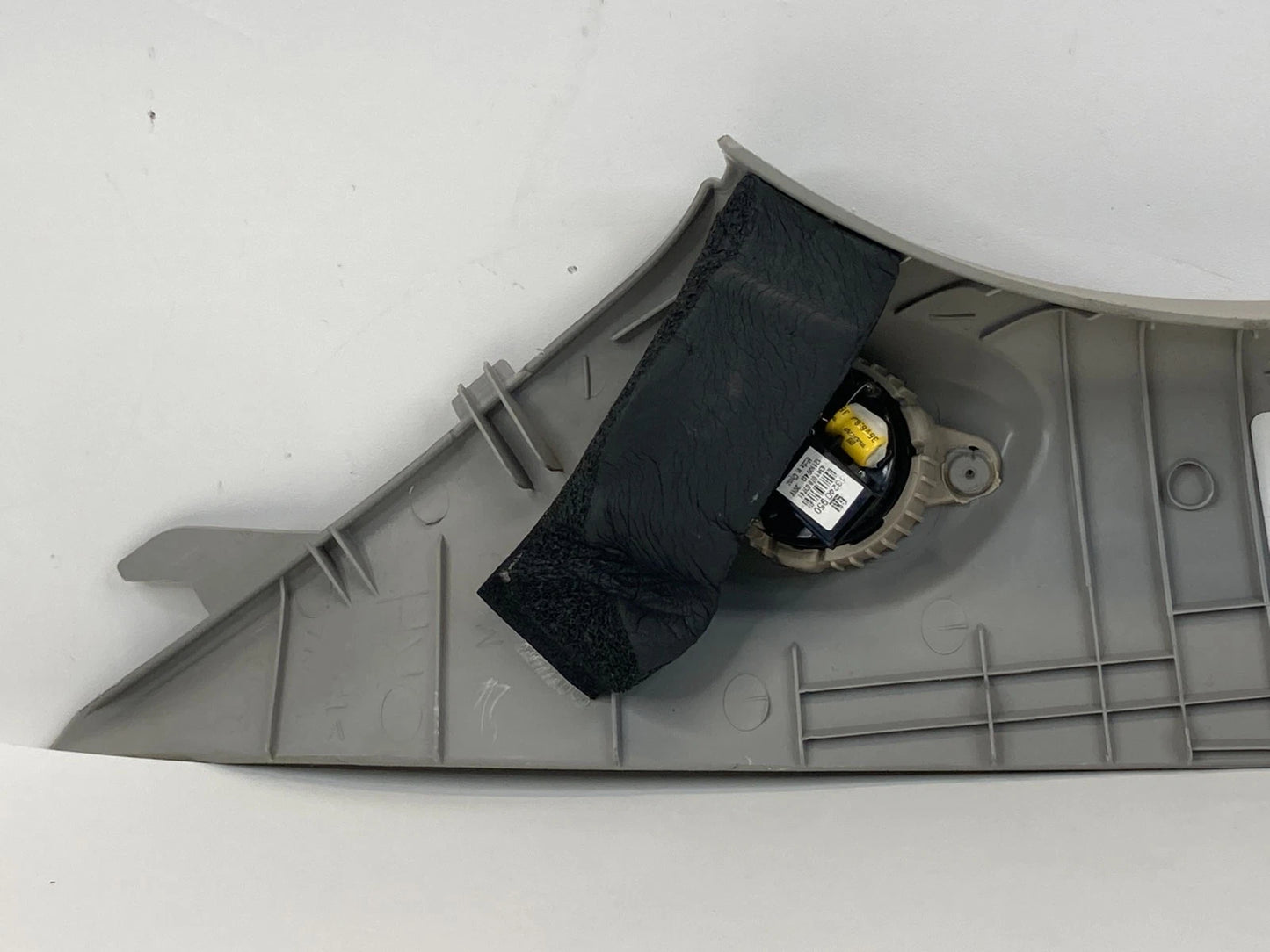 2011-2016 CHEVROLET CRUZE A PILLAR SPEAKER COVER PANEL FRONT RIGHT OEM 95470396