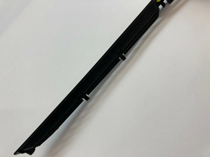 2006 VOLKSWAGEN PASSAT CENTER DASH DEFROSTER AIR VENT GRILL BEZEL TRIM P0108663