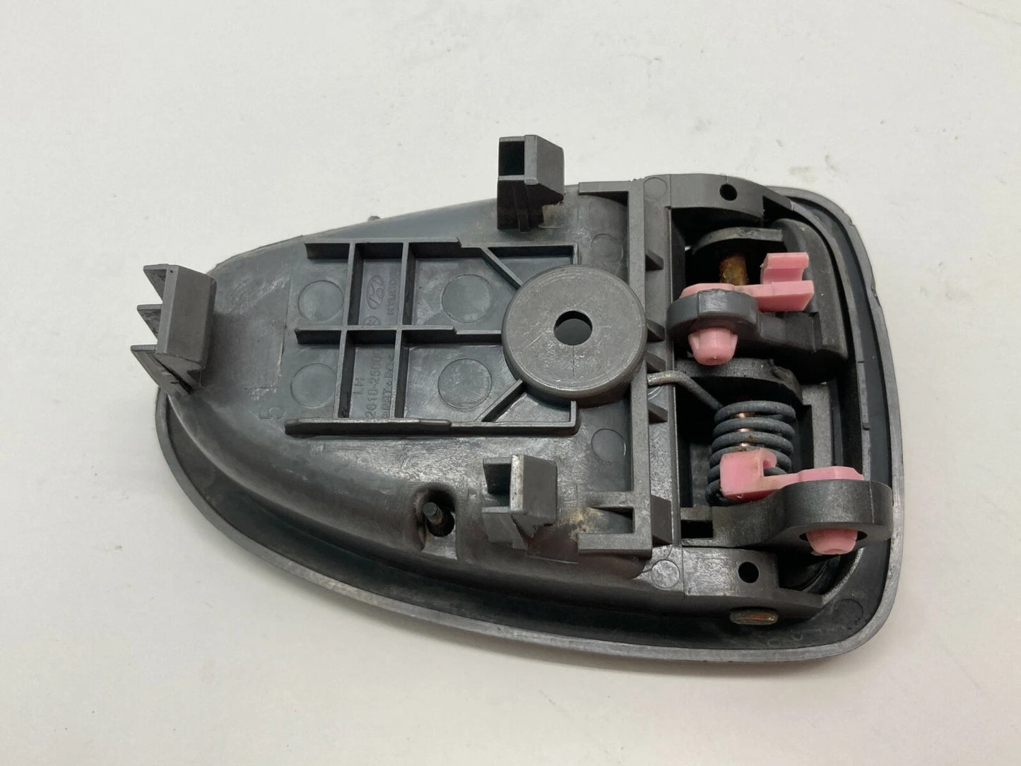 2000 2001 2002 2003 HYUNDAI ACCENT REAR LEFT INTERIOR DOOR HANDLE 82610-25000