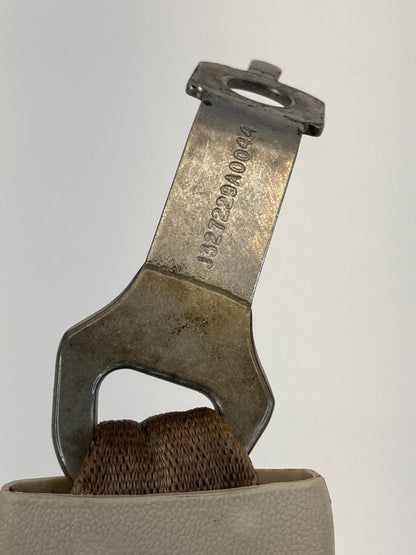 1999-2000 Lincoln Town Car Front Center Seat Belt Seatbelt Buckle J327229A0044