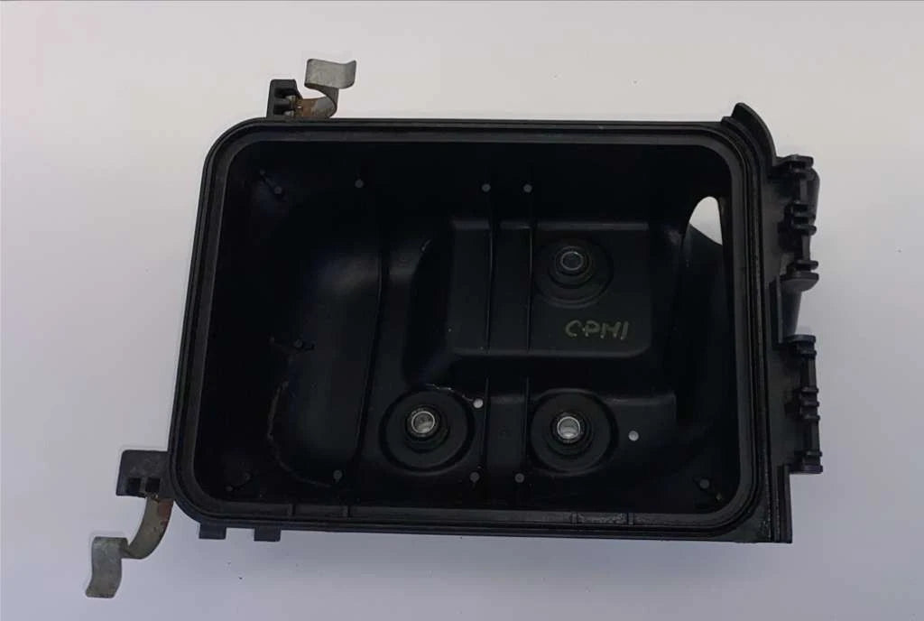 2009-2019 TOYOTA COROLLA AIR INTAKE CLEANER BOX LOWER COVER OEM 17701-0T040