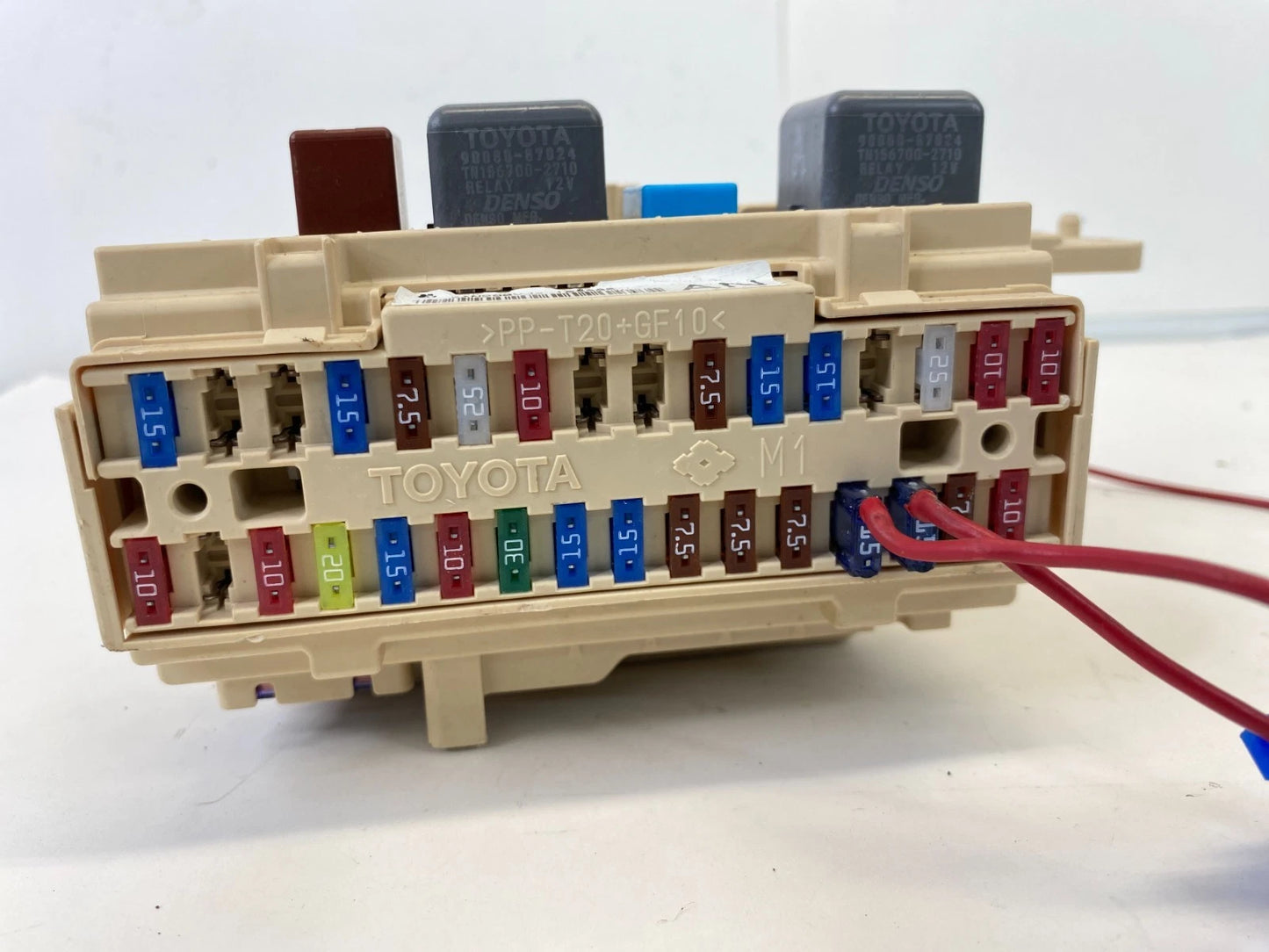 2004-2006 TOYOTA SIENNA 3.3L INTERIOR CABIN FUSE BOX RELAY JUNCTION BLOCK OEM