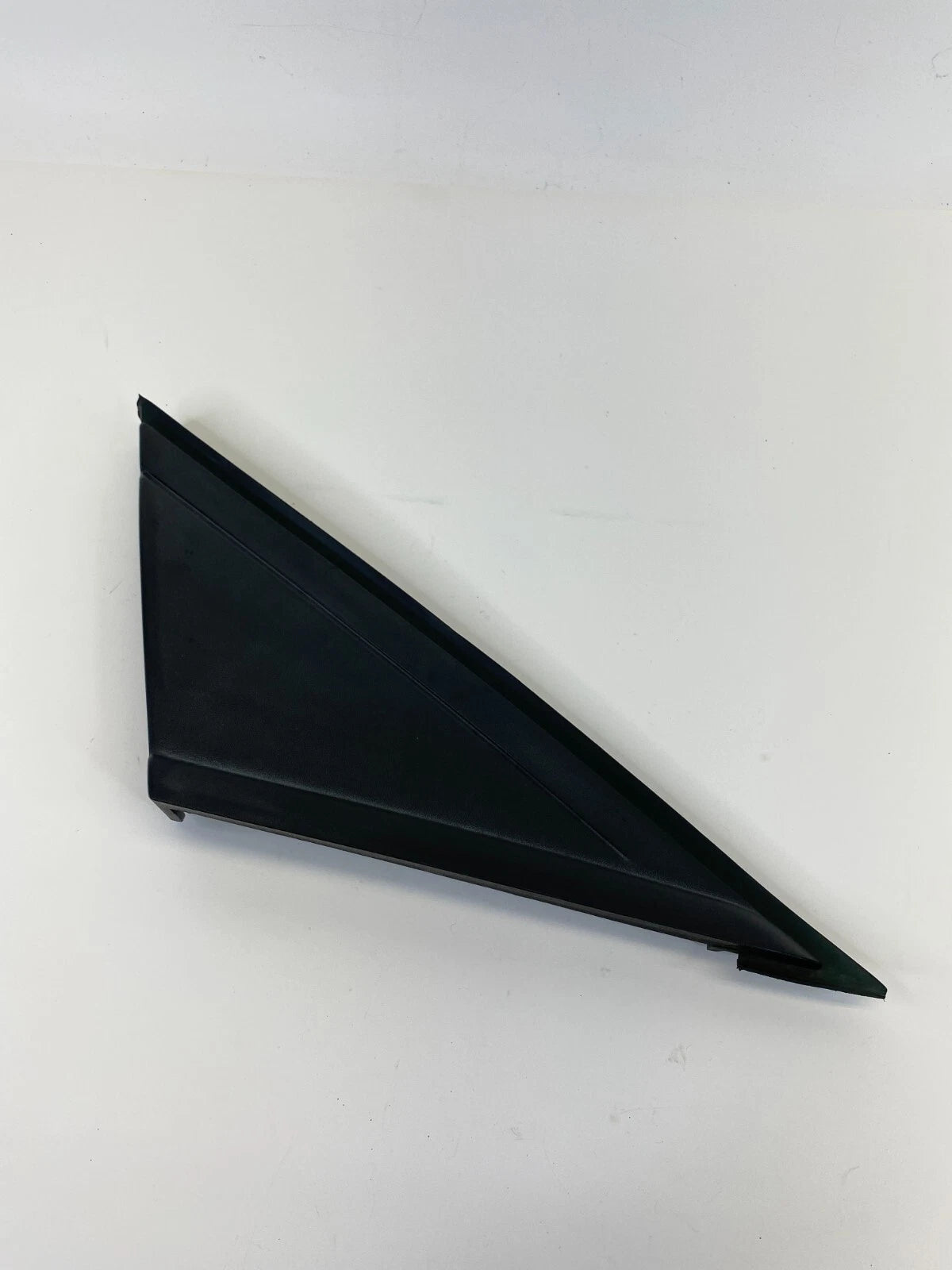 2012-2018 FORD FOCUS FRONT RIGHT FENDER OUTER DOOR CORNER COVER BM51-A16004AF