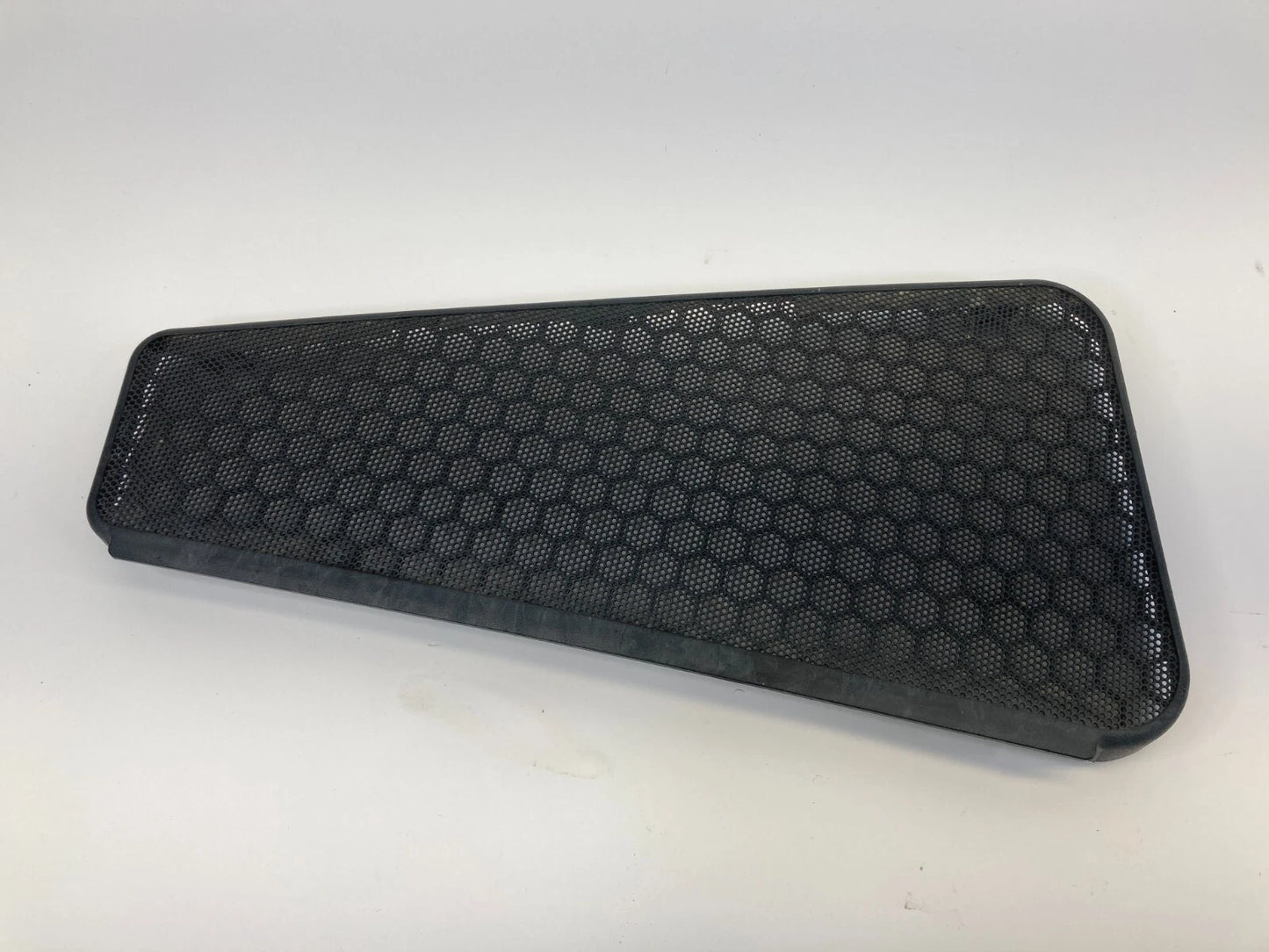 12-18 FORD FOCUS FRONT RIGHT WINDSHIELD SCUTTLE GRILLE COVER TRIM BM51-A02216-A
