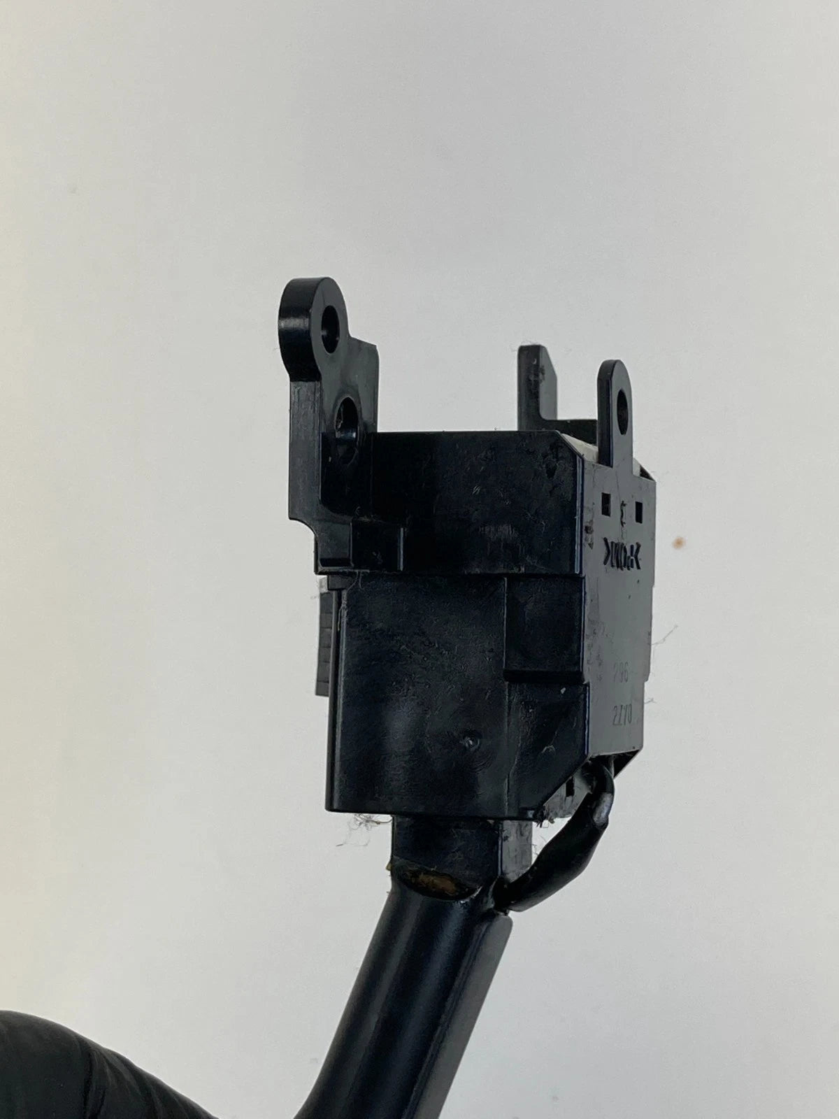 2004-2013 TOYOTA HIGHLANDER SET/RESUME SPEED CRUISE CONTROL SWITCH 18A174 OEM