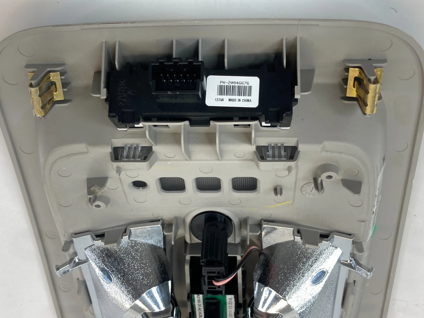 10-16 CHEVROLET EQUINOX FRONT ROOF CONSOLE MAP LIGHT W/ SUNROO 20846676 OEM