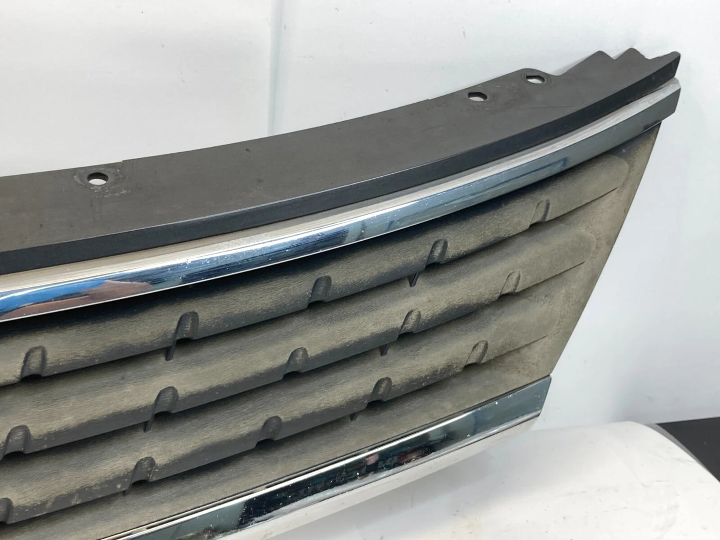 2007-2009 NISSAN VERSA HATCHBACK FRONT UPPER GRILL GRILLE CHROME 62310-EM30A OEM