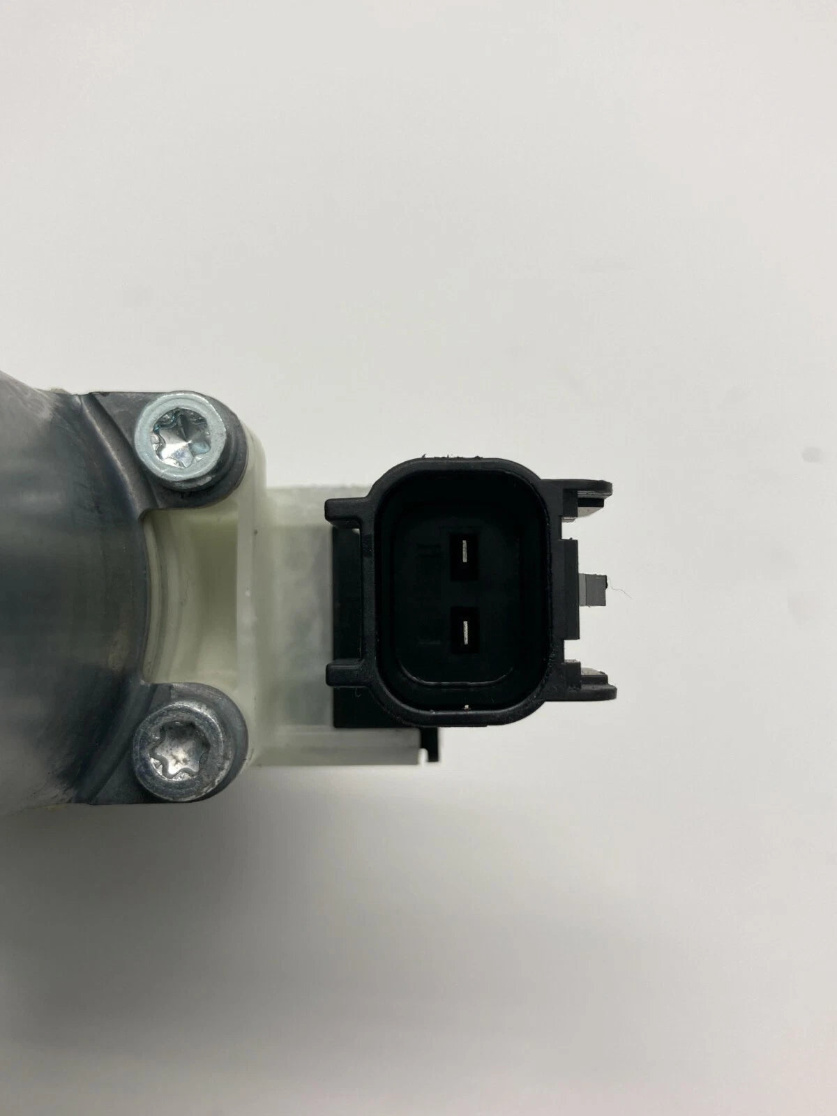 2012 2013 2014 2015 2016 2017 2018 FORD FOCUS REAR LEFT DOOR WINDOW MOTOR 2 PINS