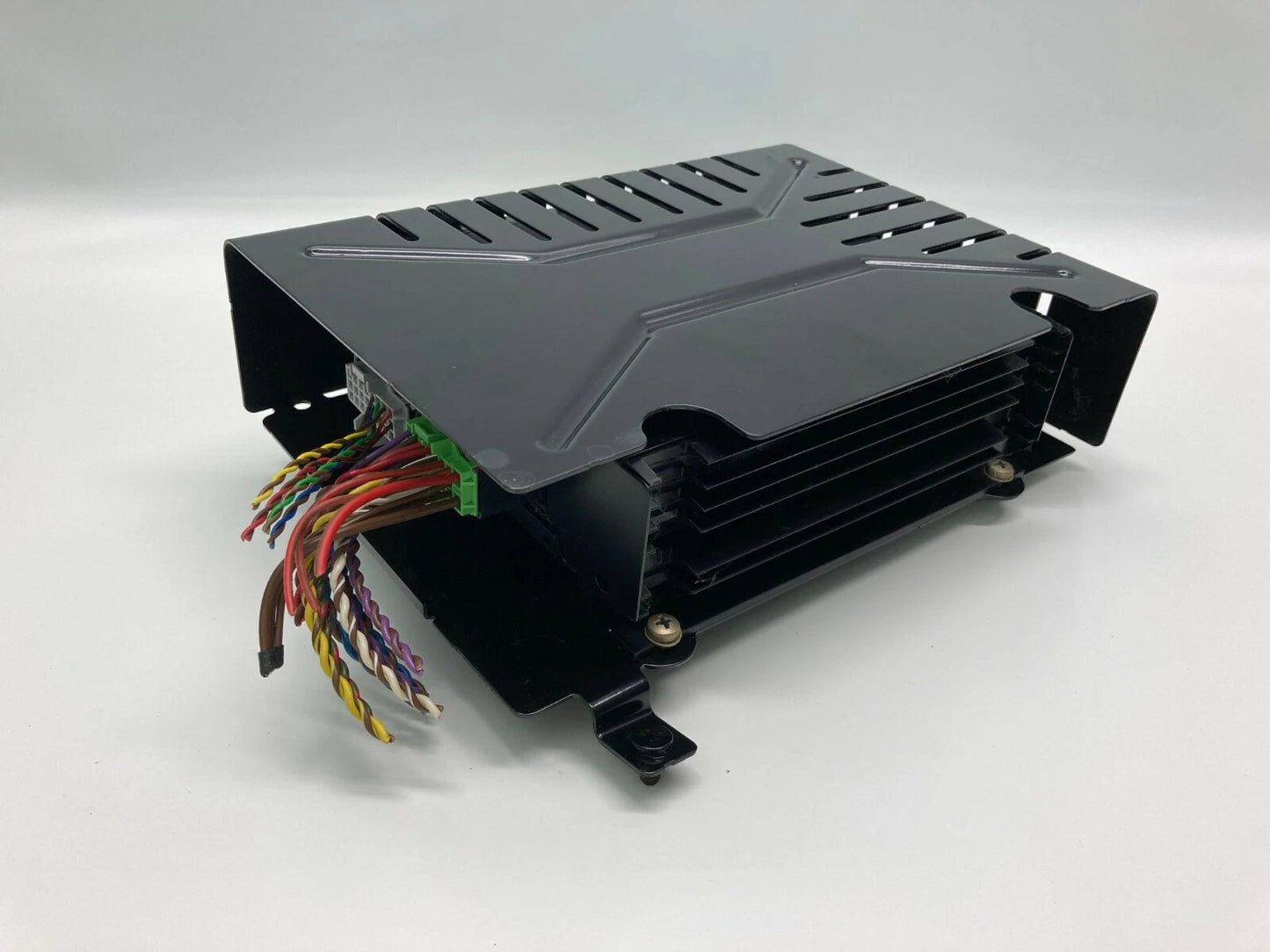 2004 04 VW VOLKSWAGEN PASSAT AUDIO AMPLIFIER AMP MODULE W/ PLUGS OEM