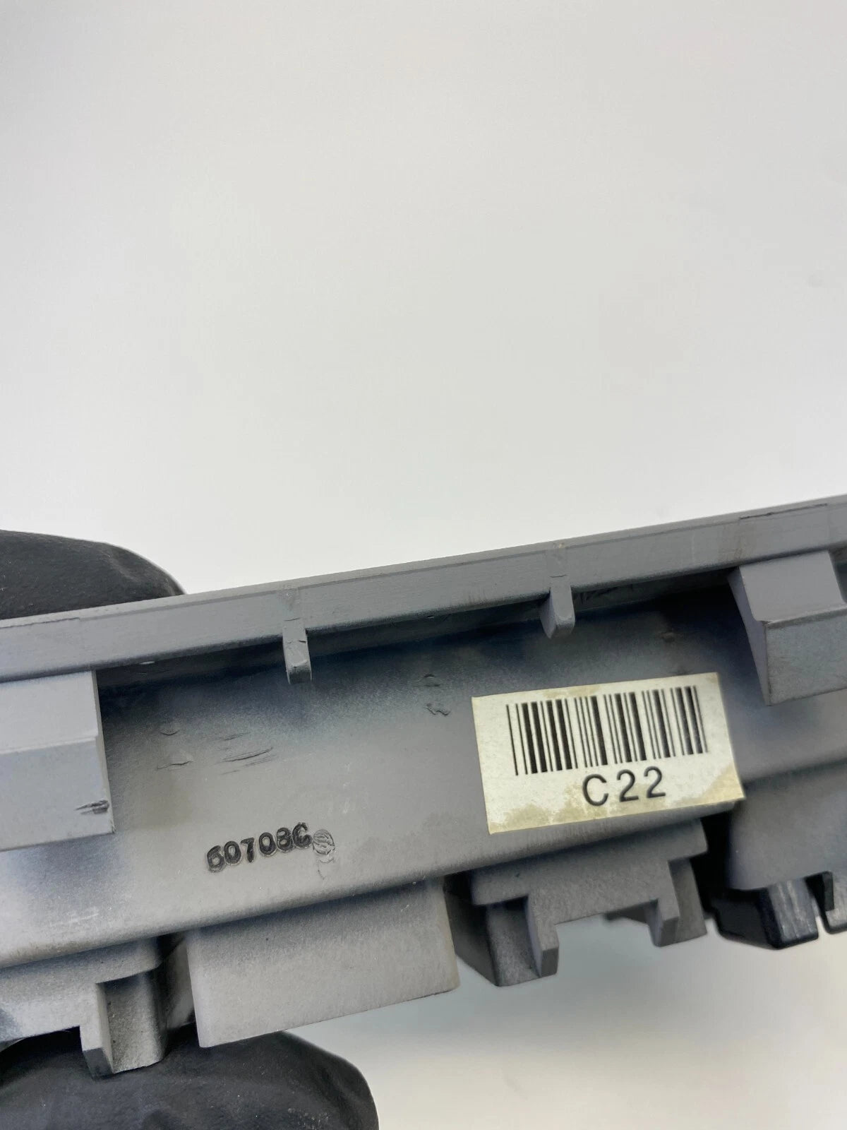 2007-2009 HYUNDAI SANTA FE DASH LEFT SIDE LOWER SWITCH COVER BEZEL 201003145 OEM