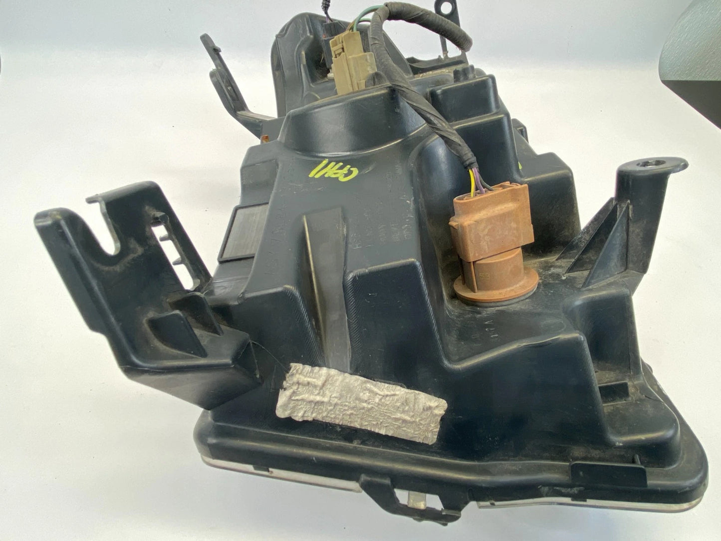 2007-2012 FORD ESCAPE FRONT RIGHT PASSENGER HEADLIGHT LENS UNIT 9L84-13005-A OEM