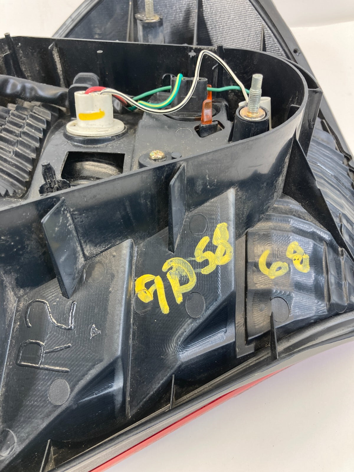 2002 2003 2004 Toyota Camry Rear Right Side Taillight Taillamp OEM