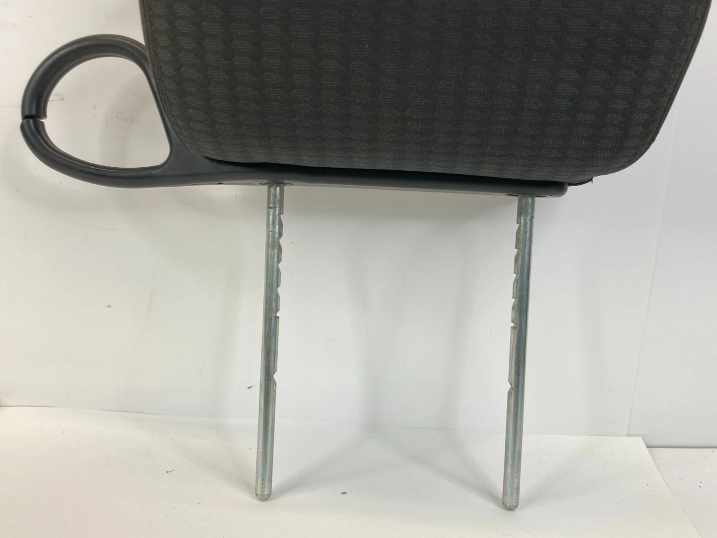 2005 CHRYSLER PT CRUISER ADJUSTABLE SEAT HEADREST FRONT RH SIDE UNIT OEM FACTORY