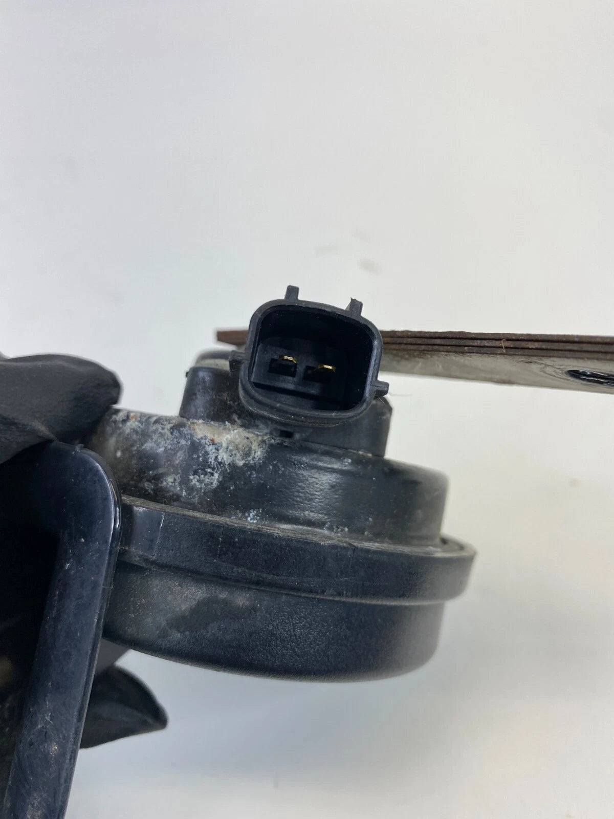 2013-2018 HYUNDAI SANTA FE SPORT LOW HORN PITCH TONE NOTE ALARM E428R-000073 OEM