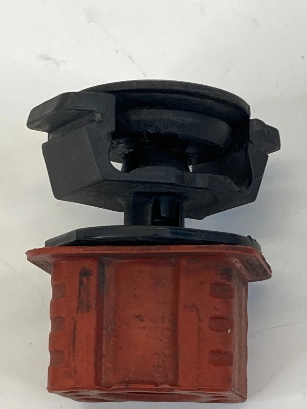2006-2011 MERCEDES-BENZ CLS500 03-06 E500 RADIATOR UPPER MOUNT BRACKET PAIR OEM