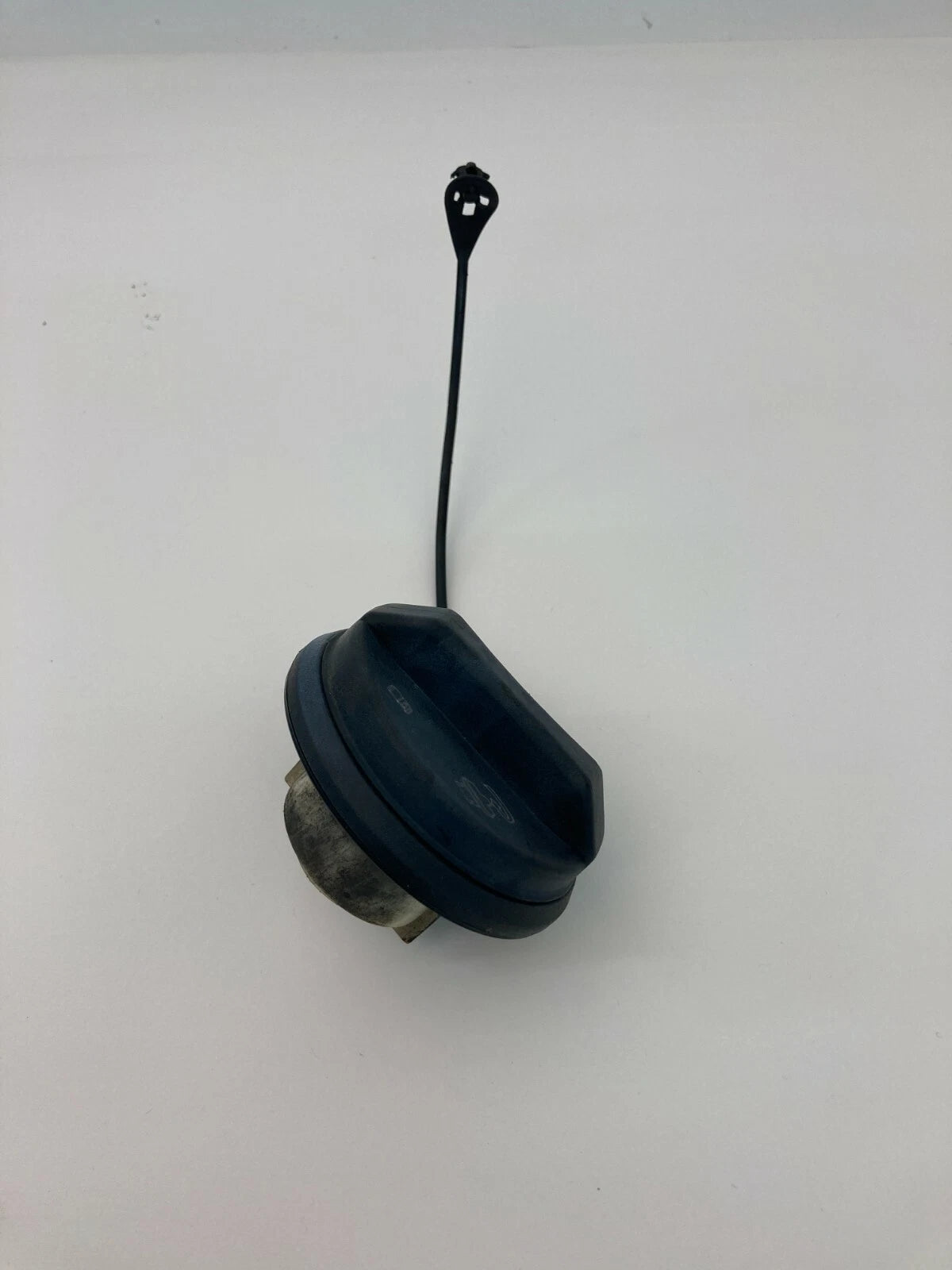 05 06 07 08 09 10 PONTIAC G6 SEDAN 3.5L FUEL FILLER GAS TANK CAP TOP COVER OEM
