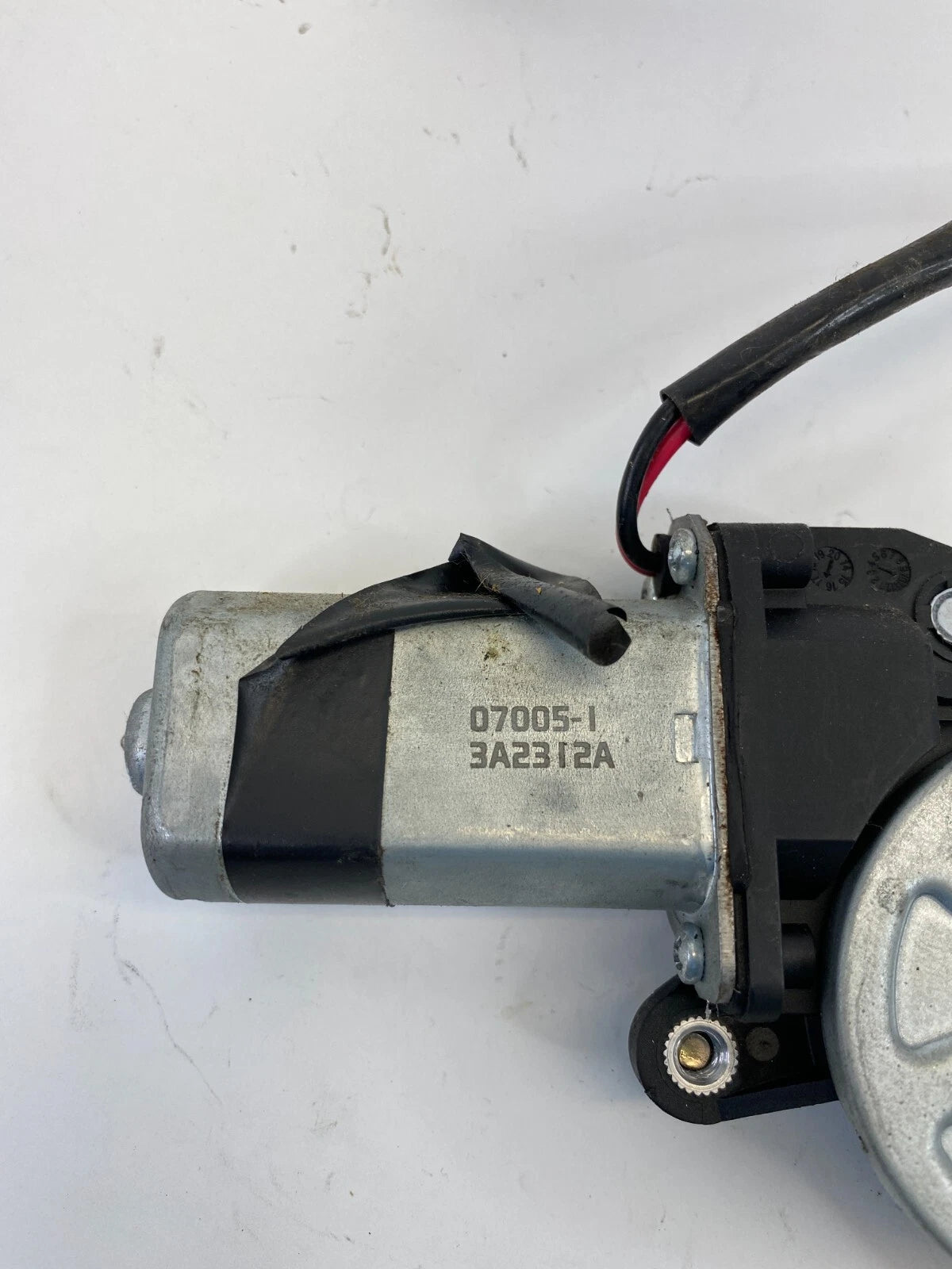 2000-2006 MAZDA MPV FRONT LEFT DRIVER SIDE DOOR POWER WINDOW MOTOR OEM