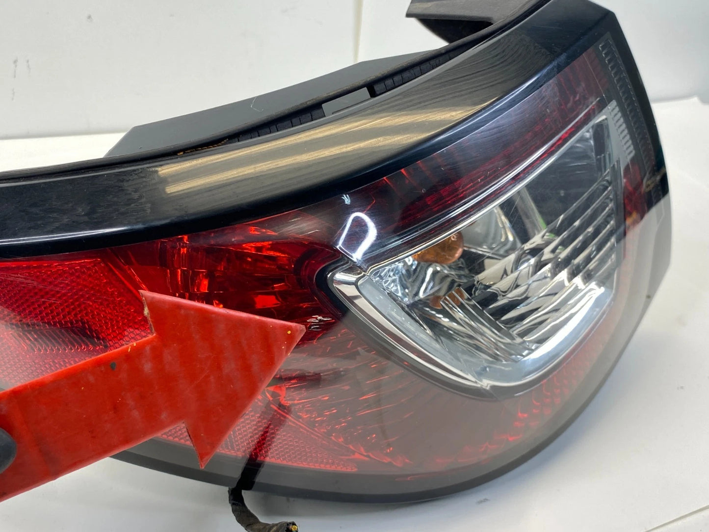 13-17 CHEVROLET TRAVERSE REAR LEFT SIDE OUTER TAIL LIGHT TAILLIGHT 20956901 OEM