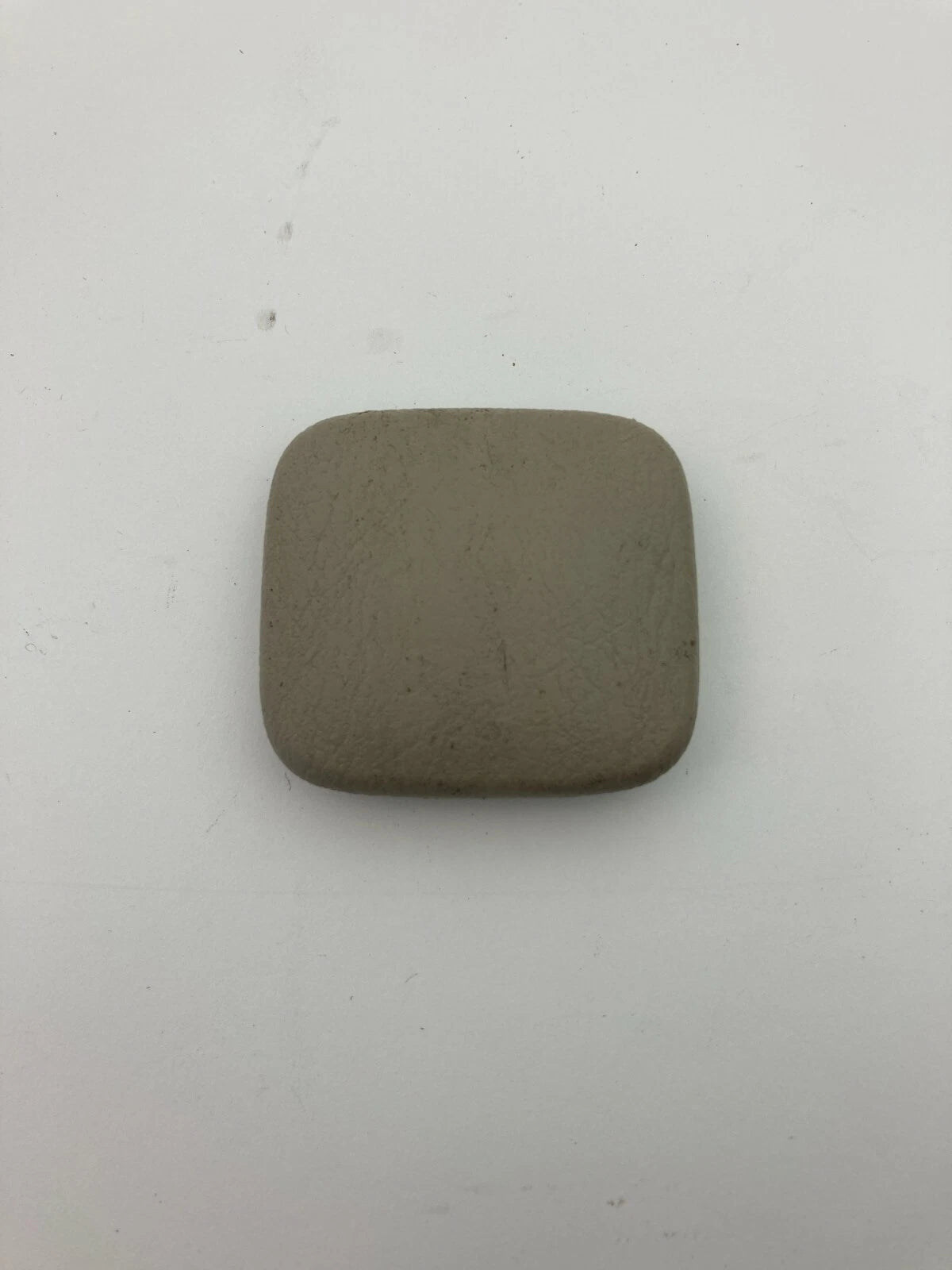 98-05 LEXUS GS300 LEXUS GS400 FRONT LEFT OR RIGHT SEAT BELT RETRACTOR CAP COVER