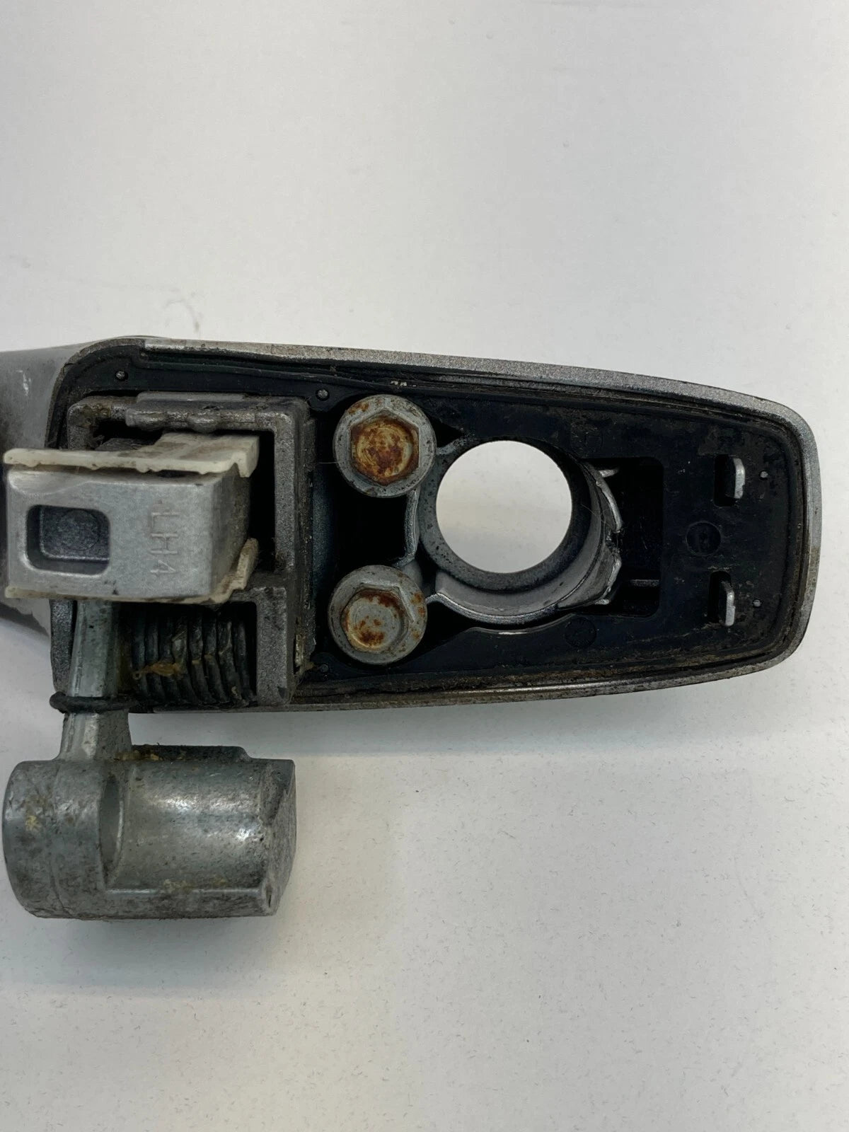 2011-2014 CHRYSLER 200 AVENGER SEDAN FRONT LEFT SIDE EXTERIOR DOOR HANDLE OEM
