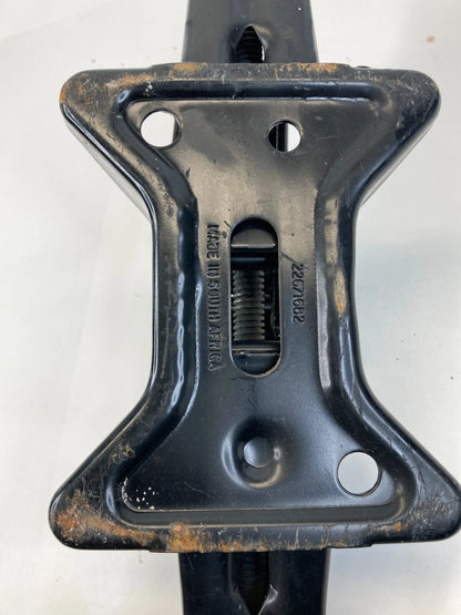 92-05 GRAND AM 99-04 ALERO 97-03 MALIBU SPARE TIRE JACK SCISSORS & CRANK HANDLE