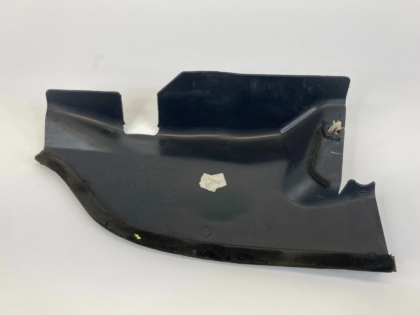 2005 05 BUICK CENTURY WINDSHIELD WIPER MOTOR DEFLECTOR COVER 10411068 OEM